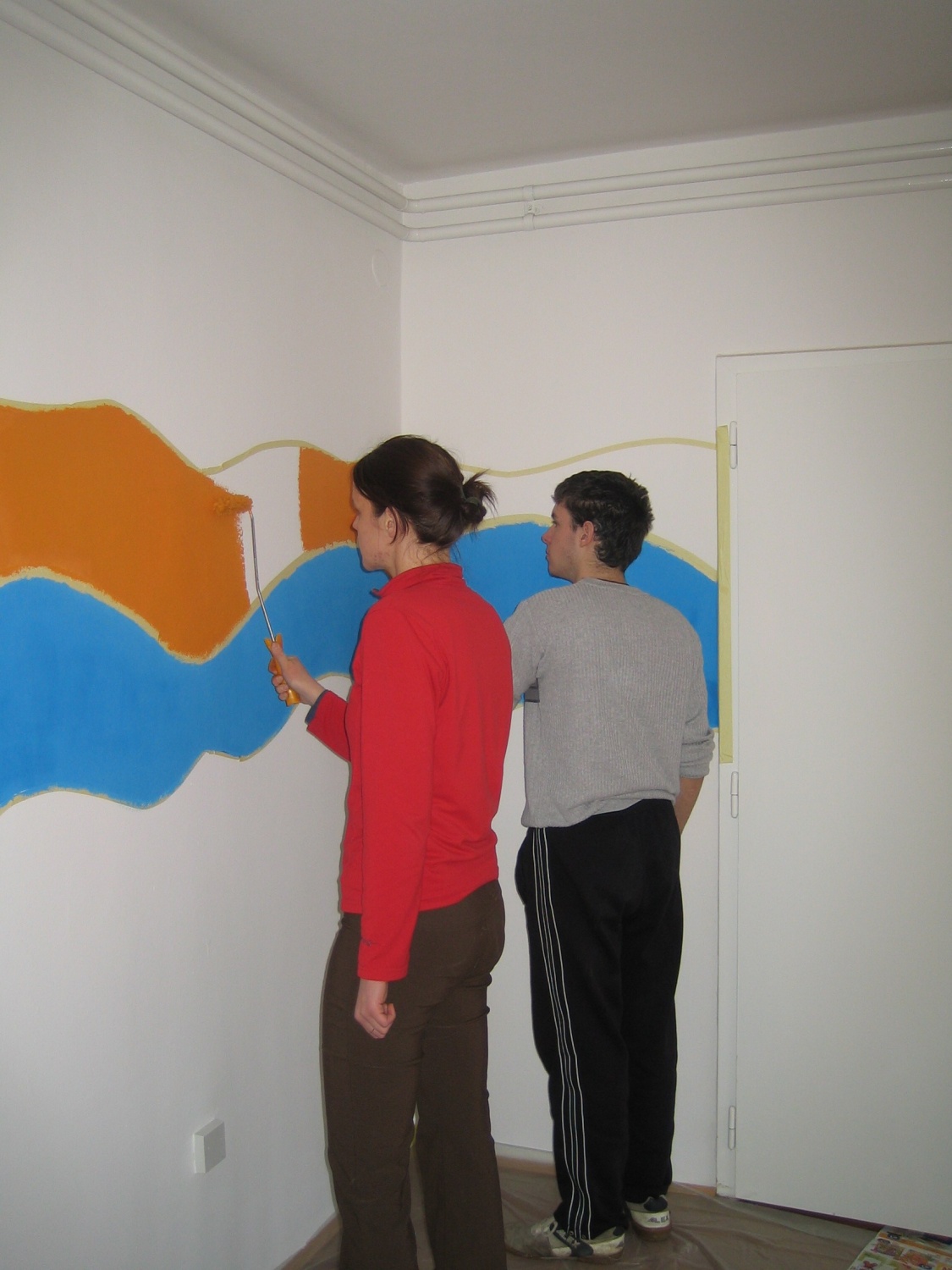 V galeriji so slike, ki prikazujejo, kako smo se lotili barvanja novih prostorov v Mariboru.