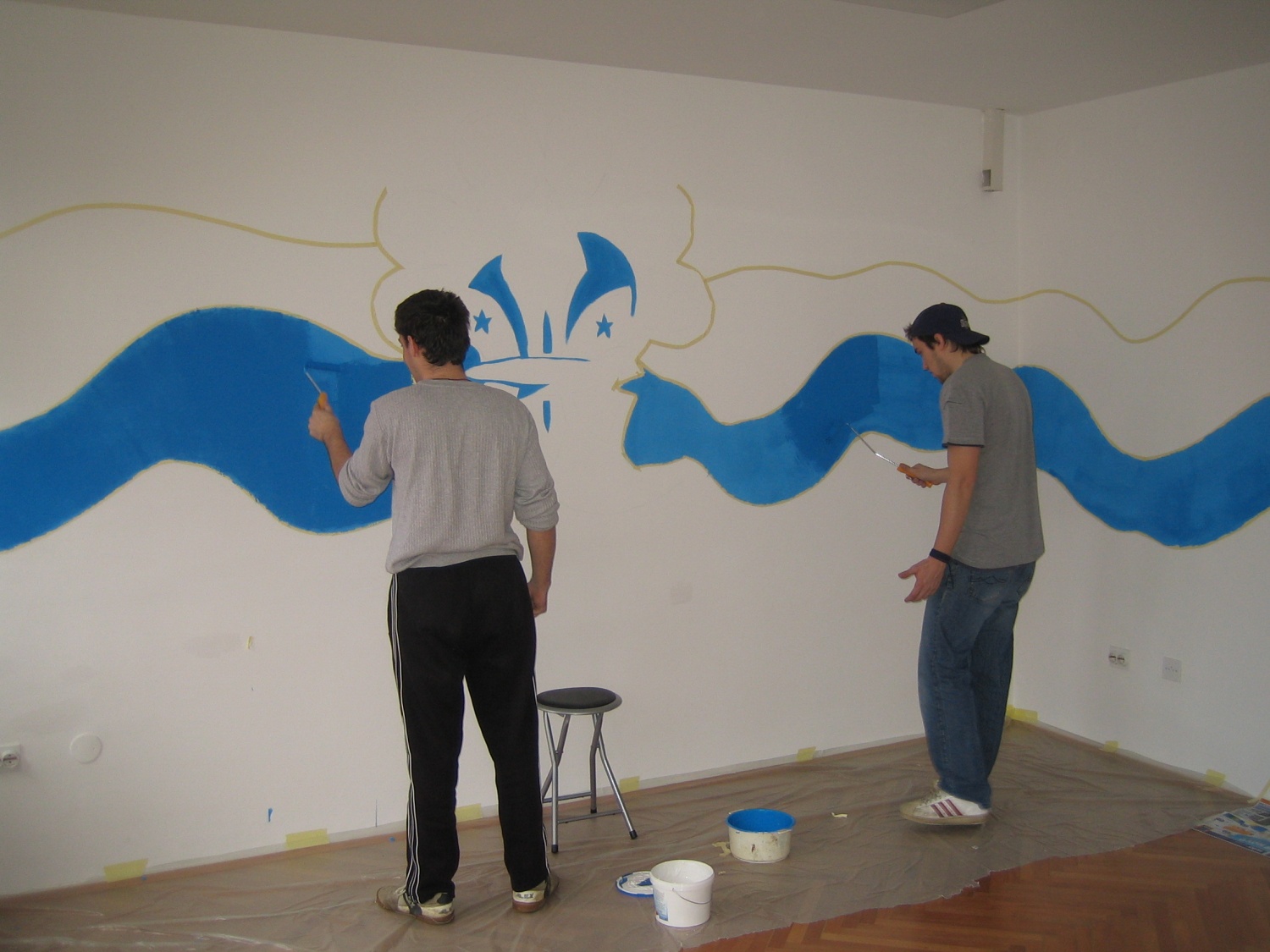 V galeriji so slike, ki prikazujejo, kako smo se lotili barvanja novih prostorov v Mariboru.