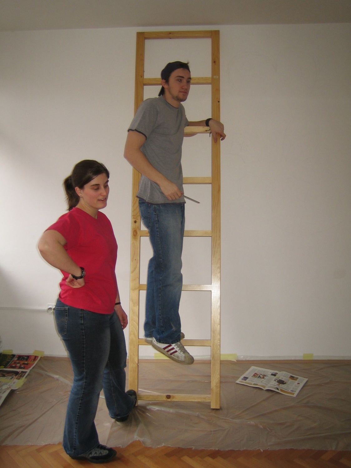 V galeriji so slike, ki prikazujejo, kako smo se lotili barvanja novih prostorov v Mariboru.