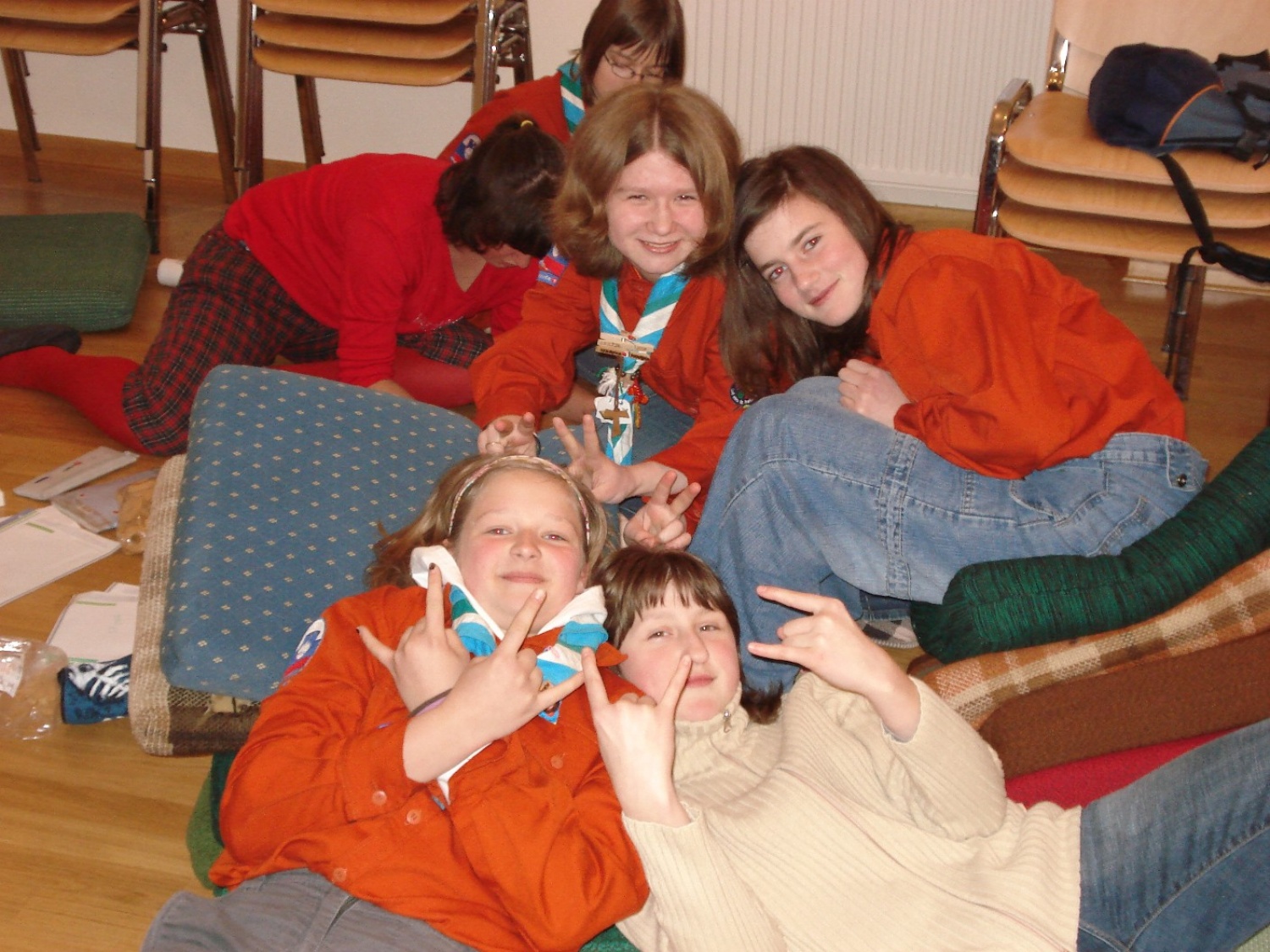 Ovce izdelujejo plakat za Pehto