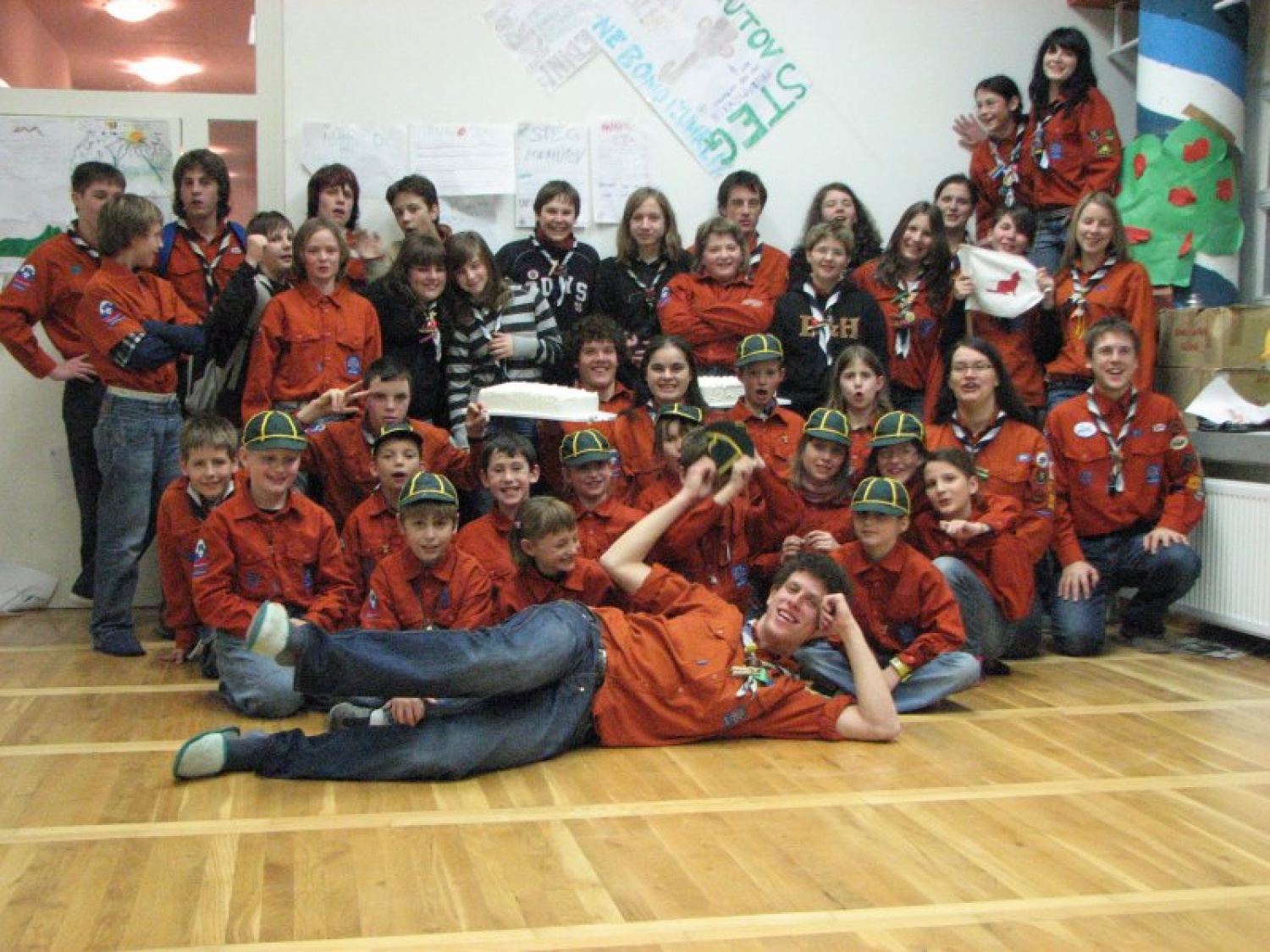 Slike iz dogodka, ko je Kamnik 1 izbiral svoje ime na finalnem glasovanju