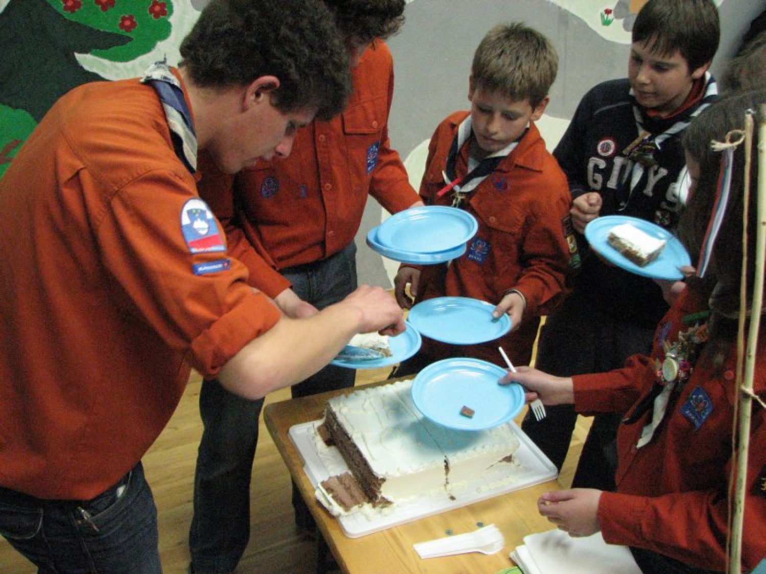 Slike iz dogodka, ko je Kamnik 1 izbiral svoje ime na finalnem glasovanju