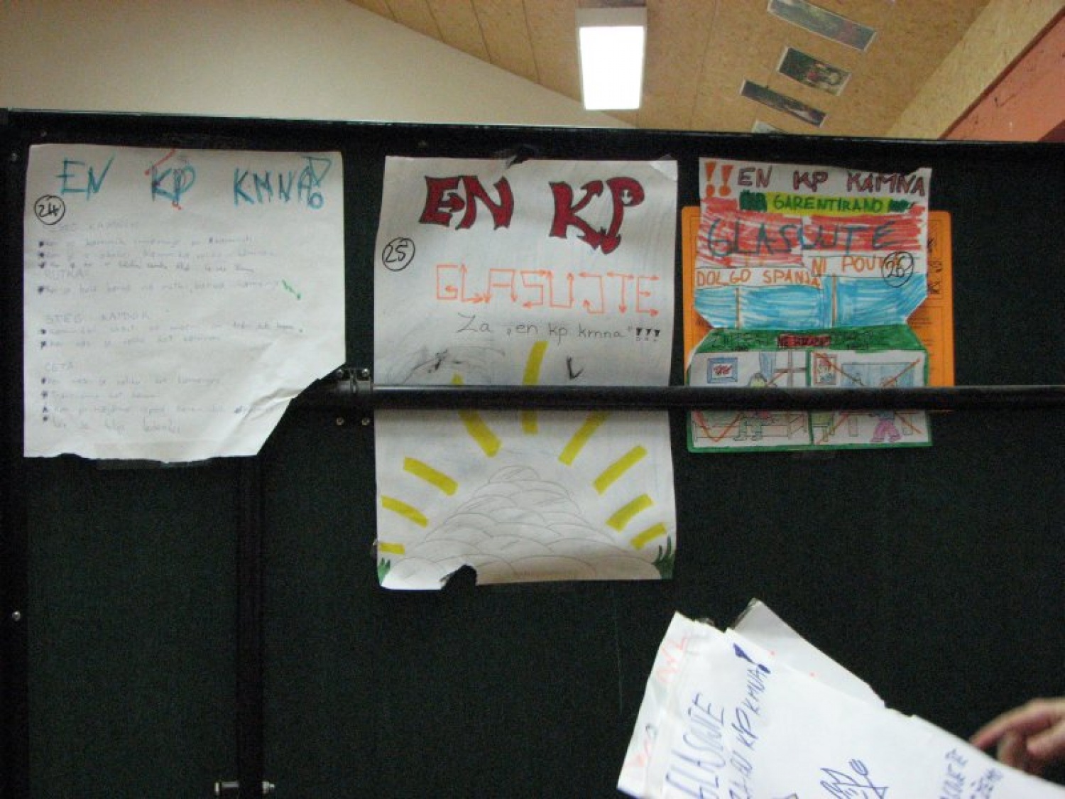 Slike iz dogodka, ko je Kamnik 1 izbiral svoje ime na finalnem glasovanju