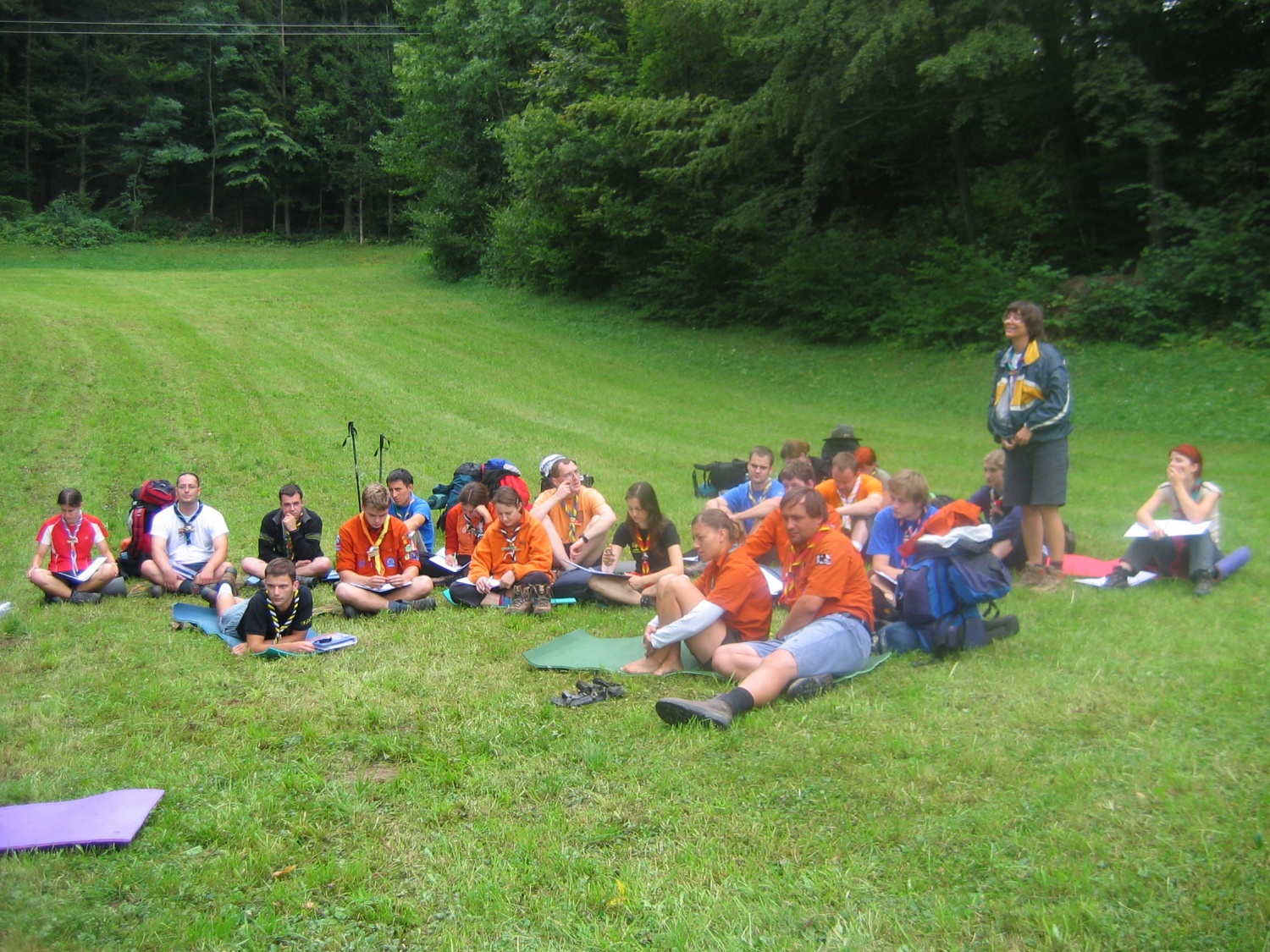 ˝Poletel bom!˝  je odmevalo iz 19 + 8 skavtskih src na poti od Kamnika čez Menino planino in nazaj v Kamnik.