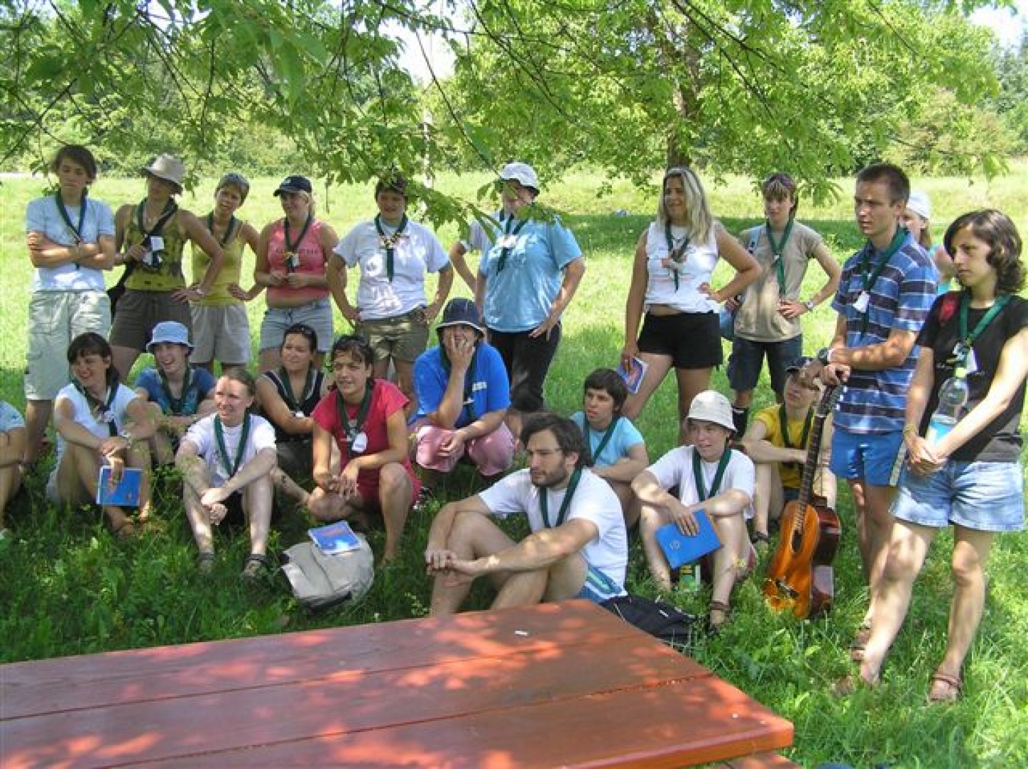 Fant, vsi resno poslušajo