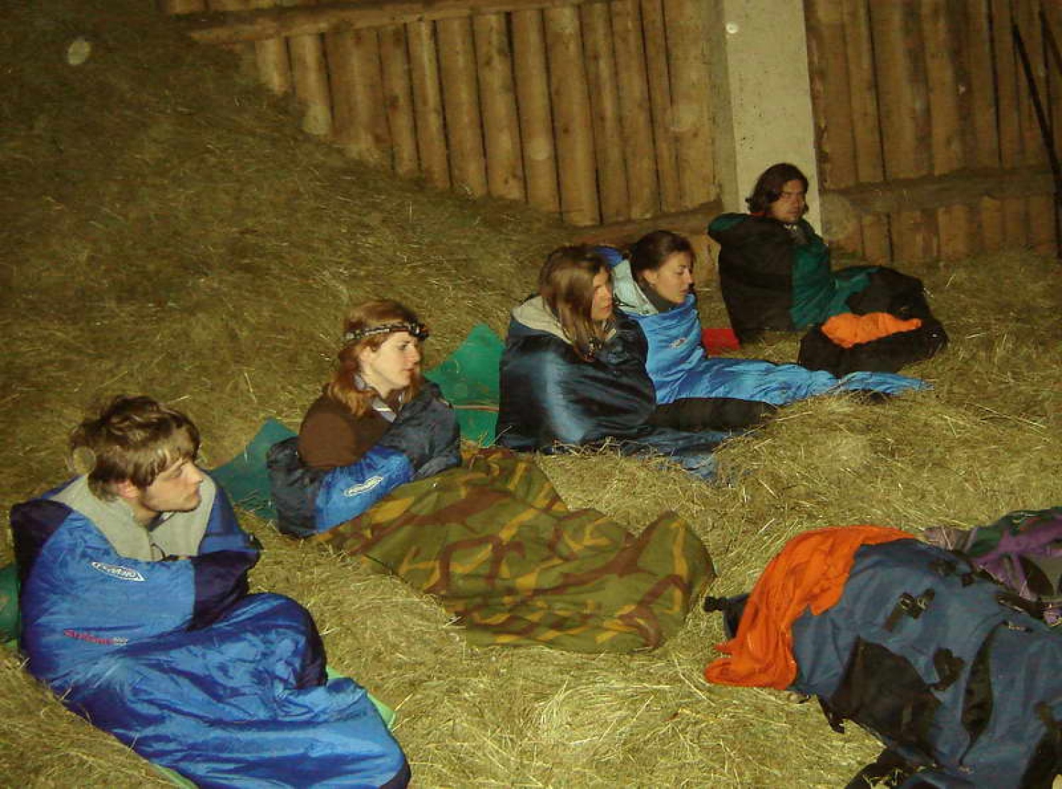 Na seniku ob skrinji zaveze