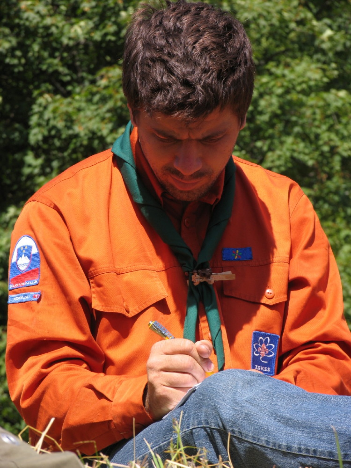 Pestro dogajanje na taborni šoli se je začelo s postavljanjem tabornih zgradb in nadaljevalo zanimivimi temami, katehezami, potepom, veliko igro ...