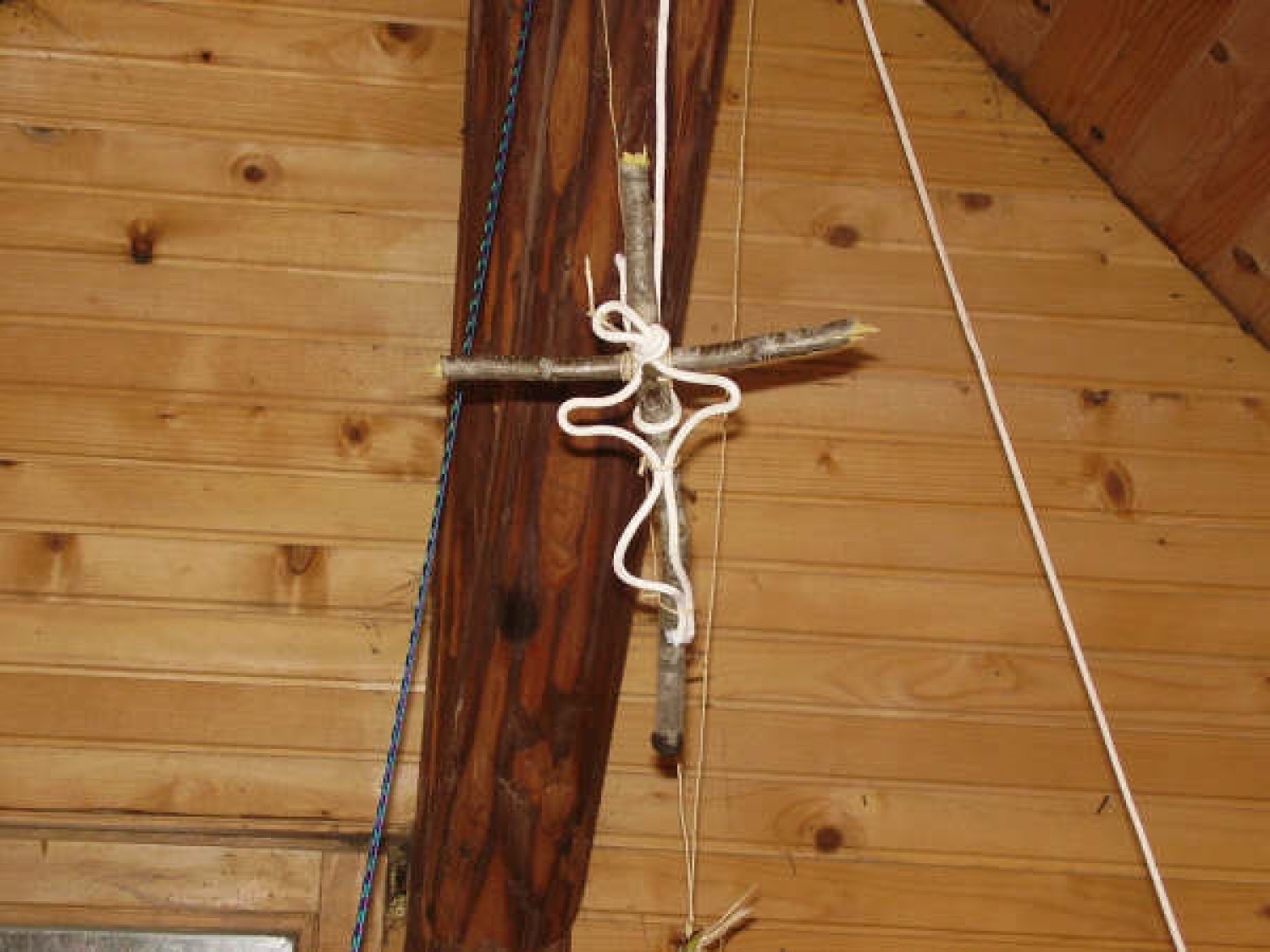 Jezusa smo pa dostkrat srečal, zdanje dneve je nekam zaposlen, pravi da se dogajajo zimovanja kot po maslu, najbrž ima kaj zraven :) HVALA