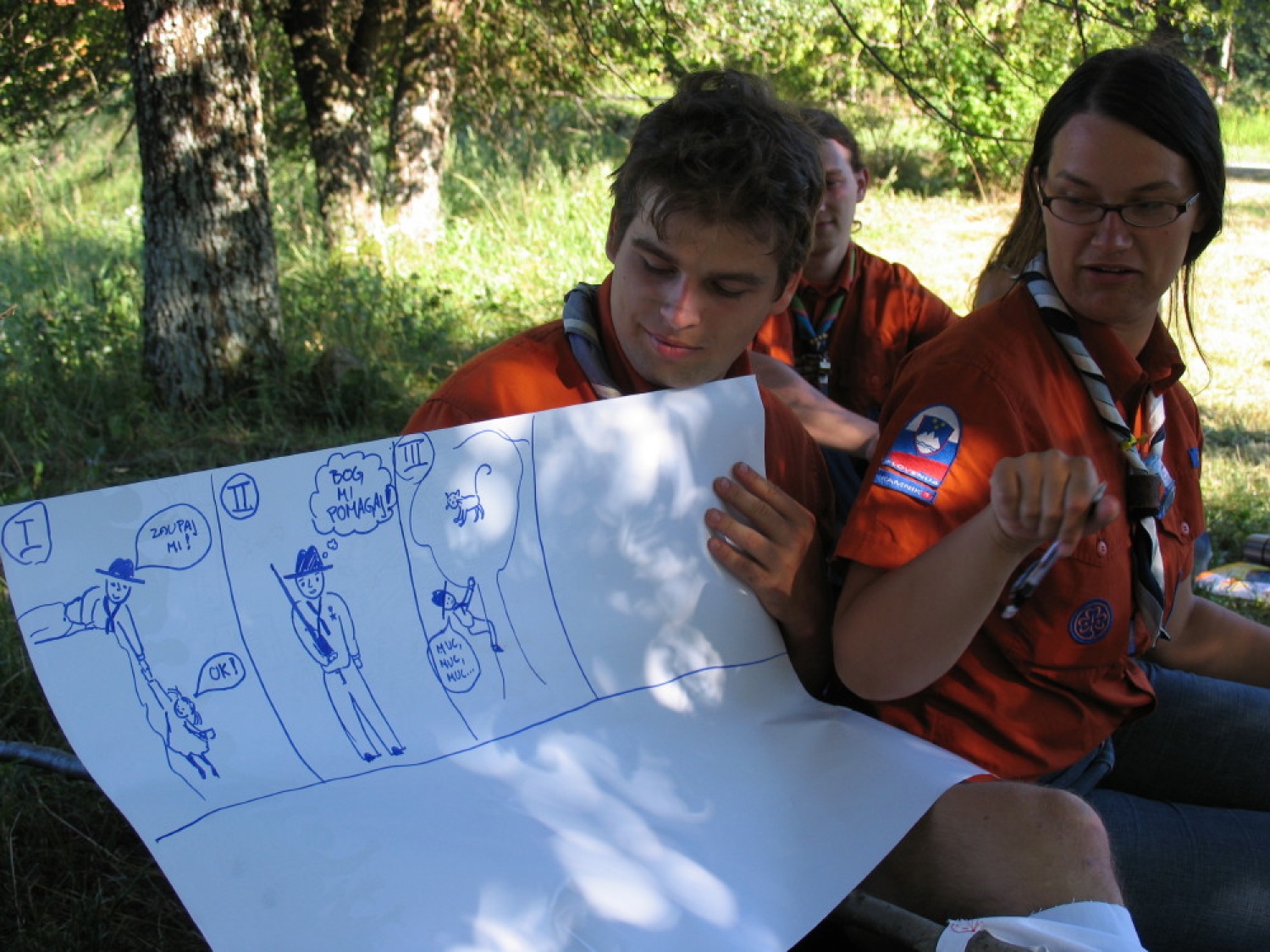 Pestro dogajanje na taborni šoli se je začelo s postavljanjem tabornih zgradb in nadaljevalo zanimivimi temami, katehezami, potepom, veliko igro ...