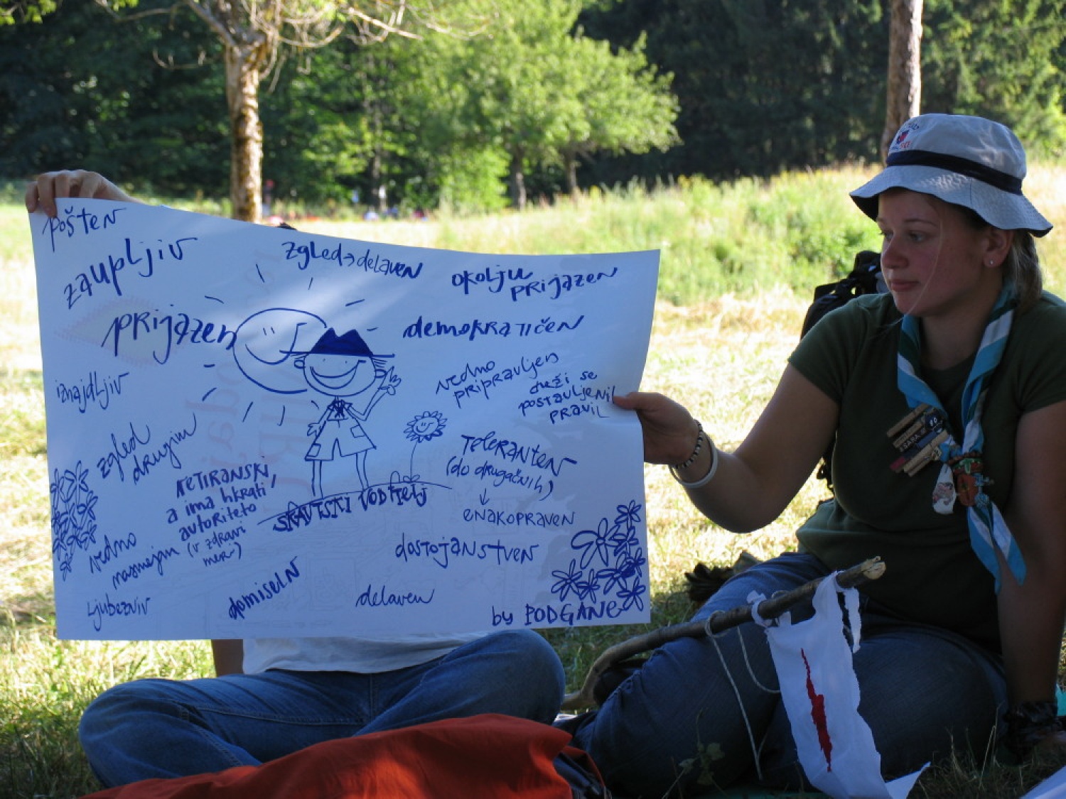 Pestro dogajanje na taborni šoli se je začelo s postavljanjem tabornih zgradb in nadaljevalo zanimivimi temami, katehezami, potepom, veliko igro ...