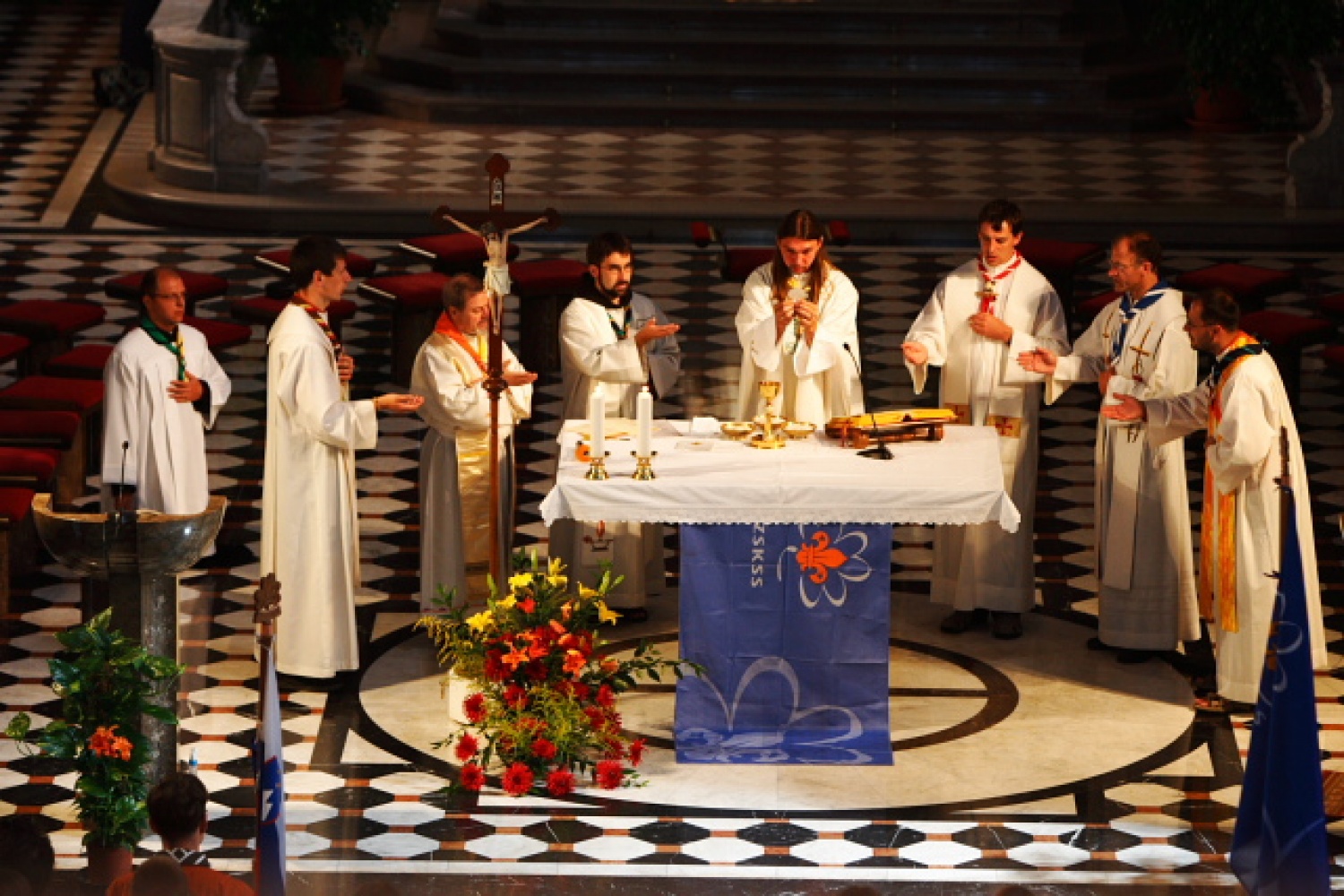 Praznovanje stoletnice skavtstva - demo4