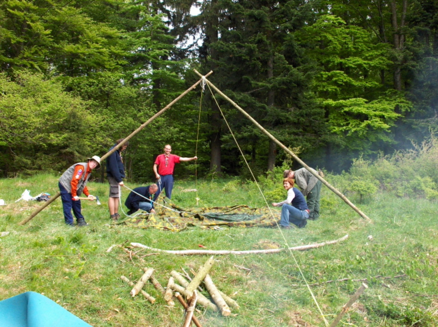 Postavljanje bivaka.