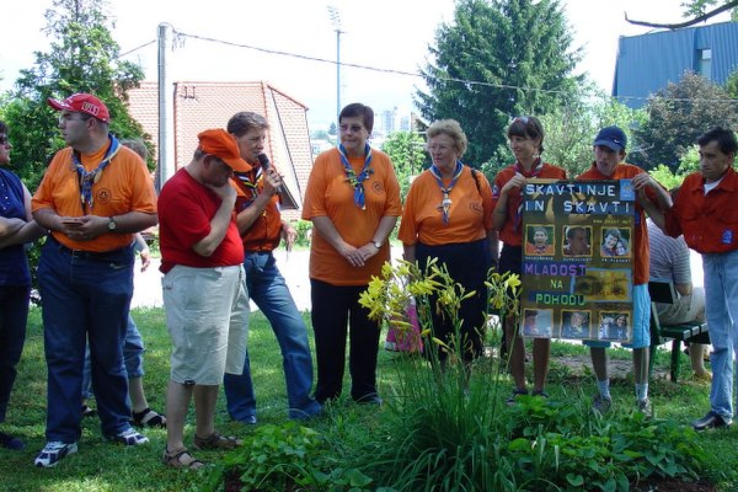Obisk Centra za varstvo in delo Golovec v Celju, ki smo mu podarili del sredstev, zbranih prek akcije LMB 2006.