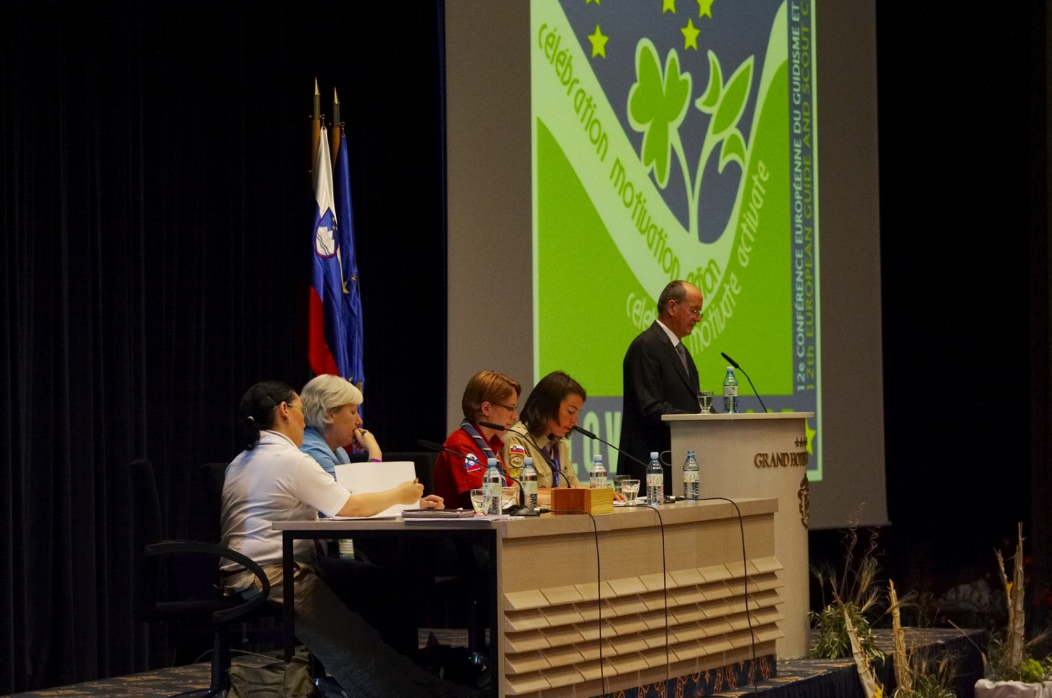 Obiskal nas je predsednik državnega zbora dr. France Cukjati in nas nagovoril.