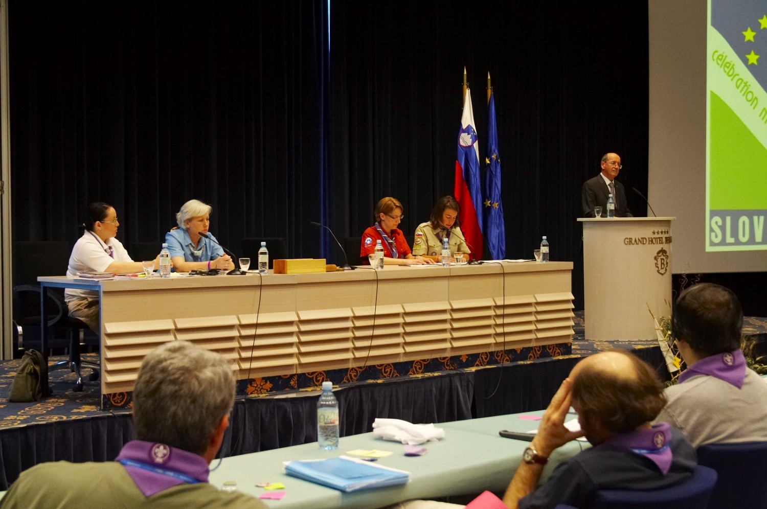 Obiskal nas je predsednik državnega zbora dr. France Cukjati in nas nagovoril.