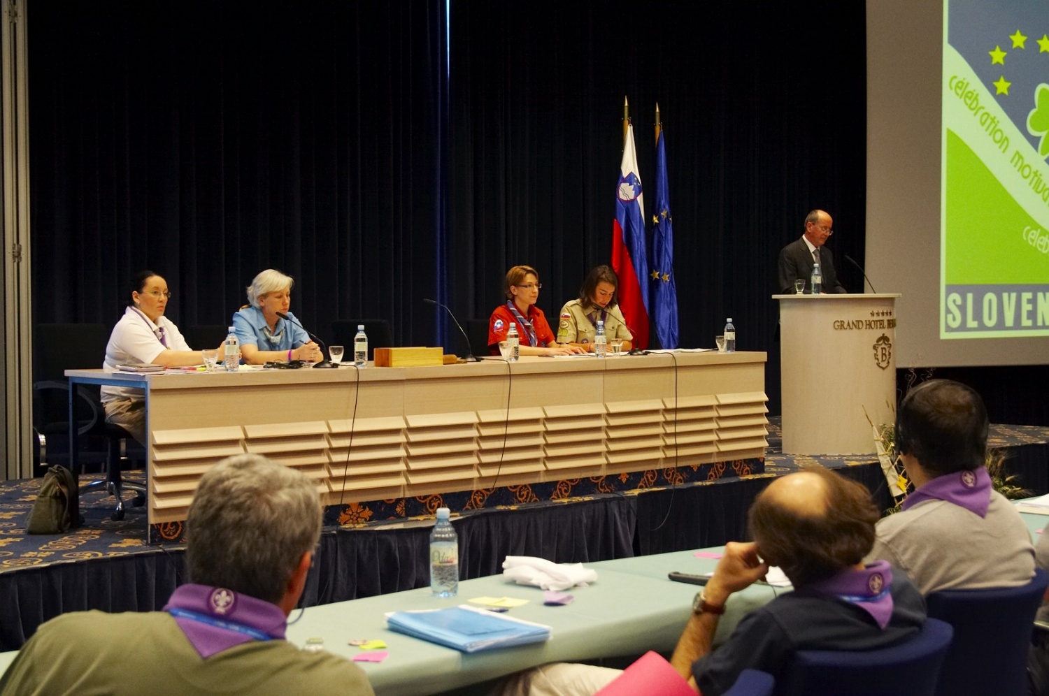 Obiskal nas je predsednik državnega zbora dr. France Cukjati in nas nagovoril.
