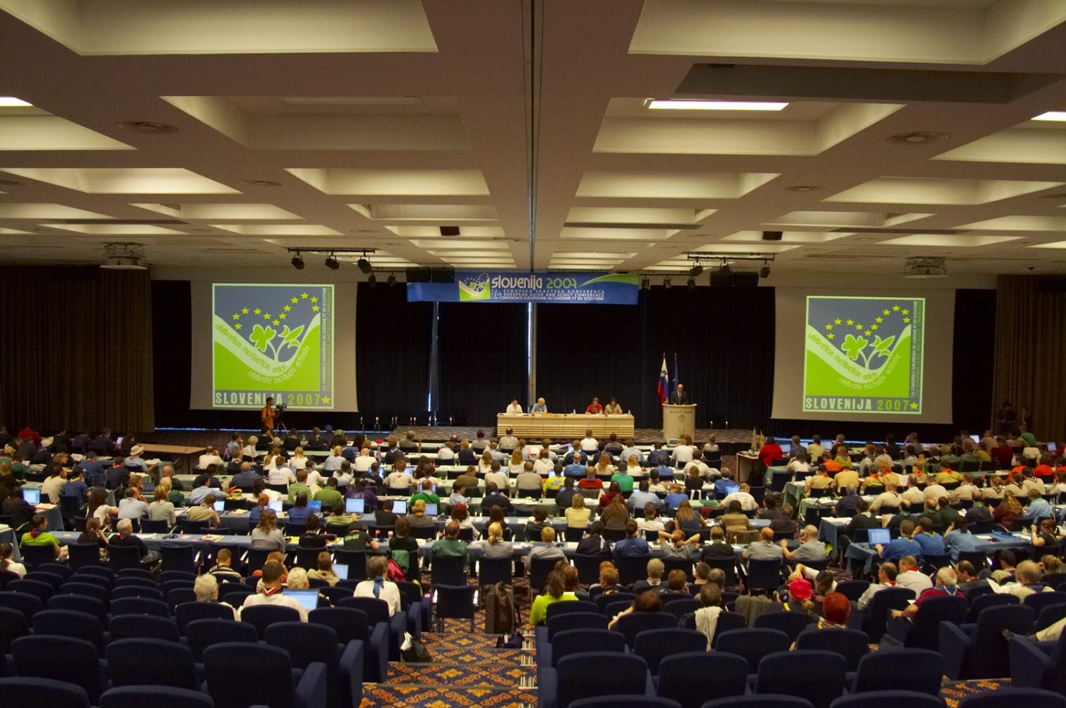 Obiskal nas je predsednik državnega zbora dr. France Cukjati in nas nagovoril.