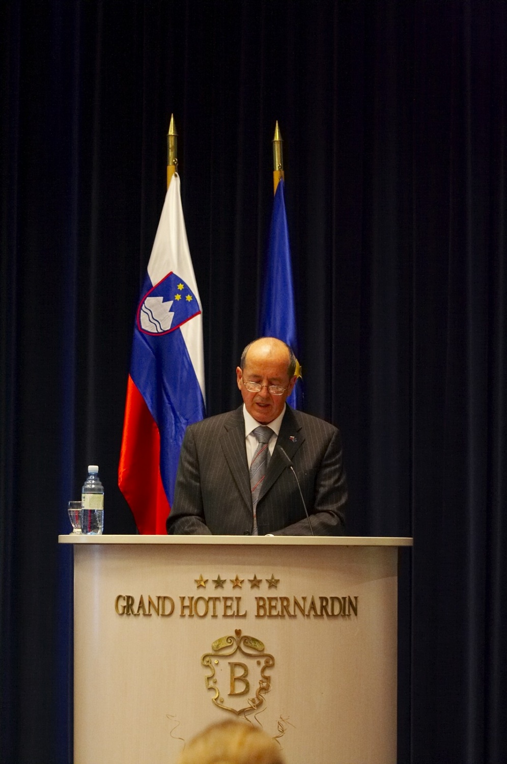 Obiskal nas je predsednik državnega zbora dr. France Cukjati in nas nagovoril.