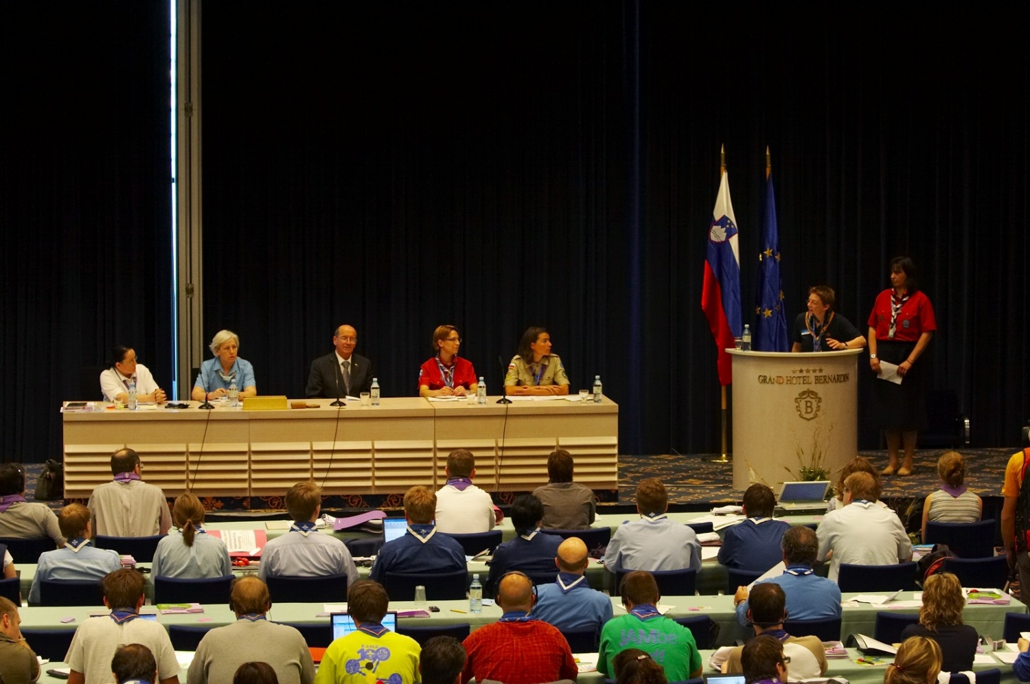 Obiskal nas je predsednik državnega zbora dr. France Cukjati in nas nagovoril.