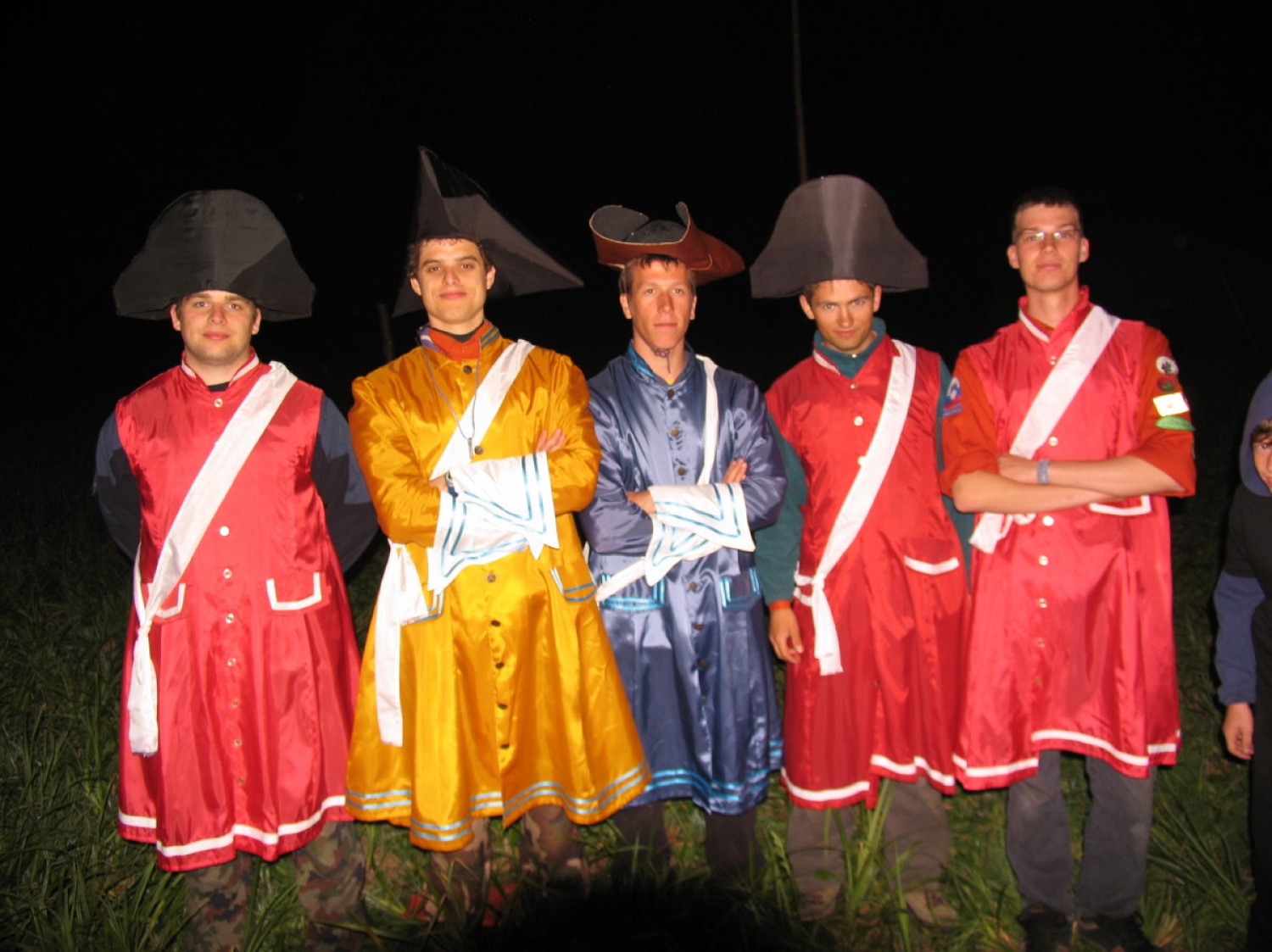 Okrog 120 skavtinj in skavtov vse Slovenije se je v popoldanskih sobotnih urah 28. aprila zbralo sredi Ljubljanskega barja na "Opičjem otoku". Pred njimi je bila nočna igra - Divja jaga, kjer so se vživeli v pirate in iskali zaklad.