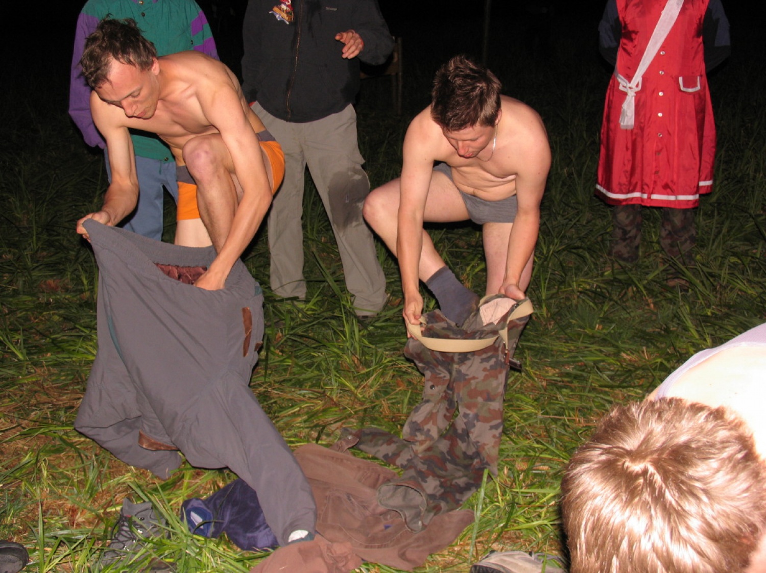 Okrog 120 skavtinj in skavtov vse Slovenije se je v popoldanskih sobotnih urah 28. aprila zbralo sredi Ljubljanskega barja na "Opičjem otoku". Pred njimi je bila nočna igra - Divja jaga, kjer so se vživeli v pirate in iskali zaklad.