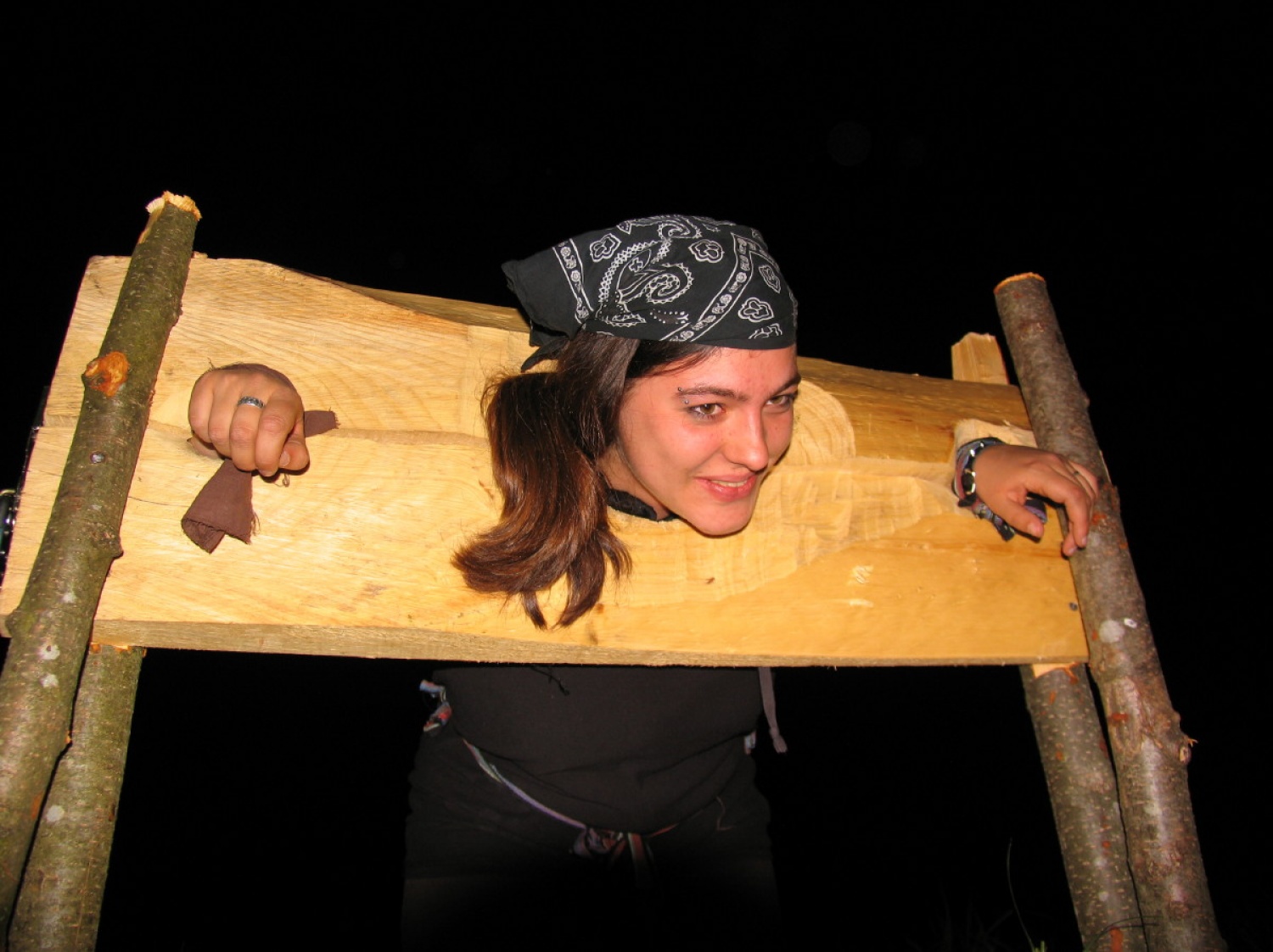 Okrog 120 skavtinj in skavtov vse Slovenije se je v popoldanskih sobotnih urah 28. aprila zbralo sredi Ljubljanskega barja na "Opičjem otoku". Pred njimi je bila nočna igra - Divja jaga, kjer so se vživeli v pirate in iskali zaklad.