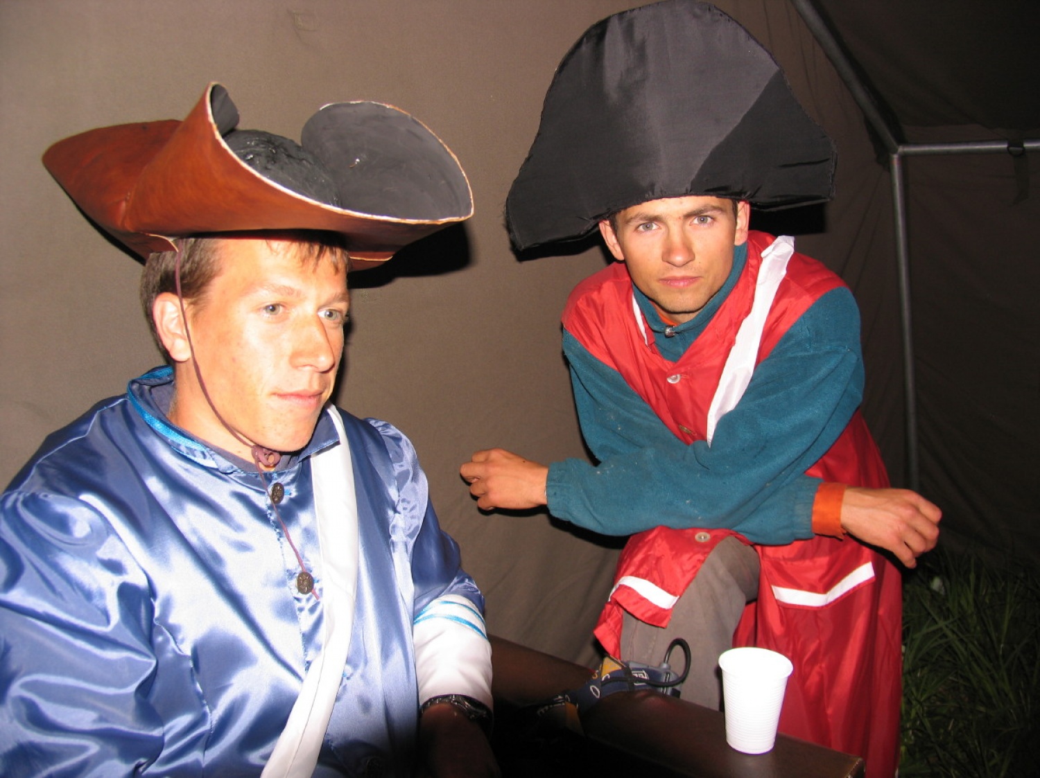 Okrog 120 skavtinj in skavtov vse Slovenije se je v popoldanskih sobotnih urah 28. aprila zbralo sredi Ljubljanskega barja na "Opičjem otoku". Pred njimi je bila nočna igra - Divja jaga, kjer so se vživeli v pirate in iskali zaklad.