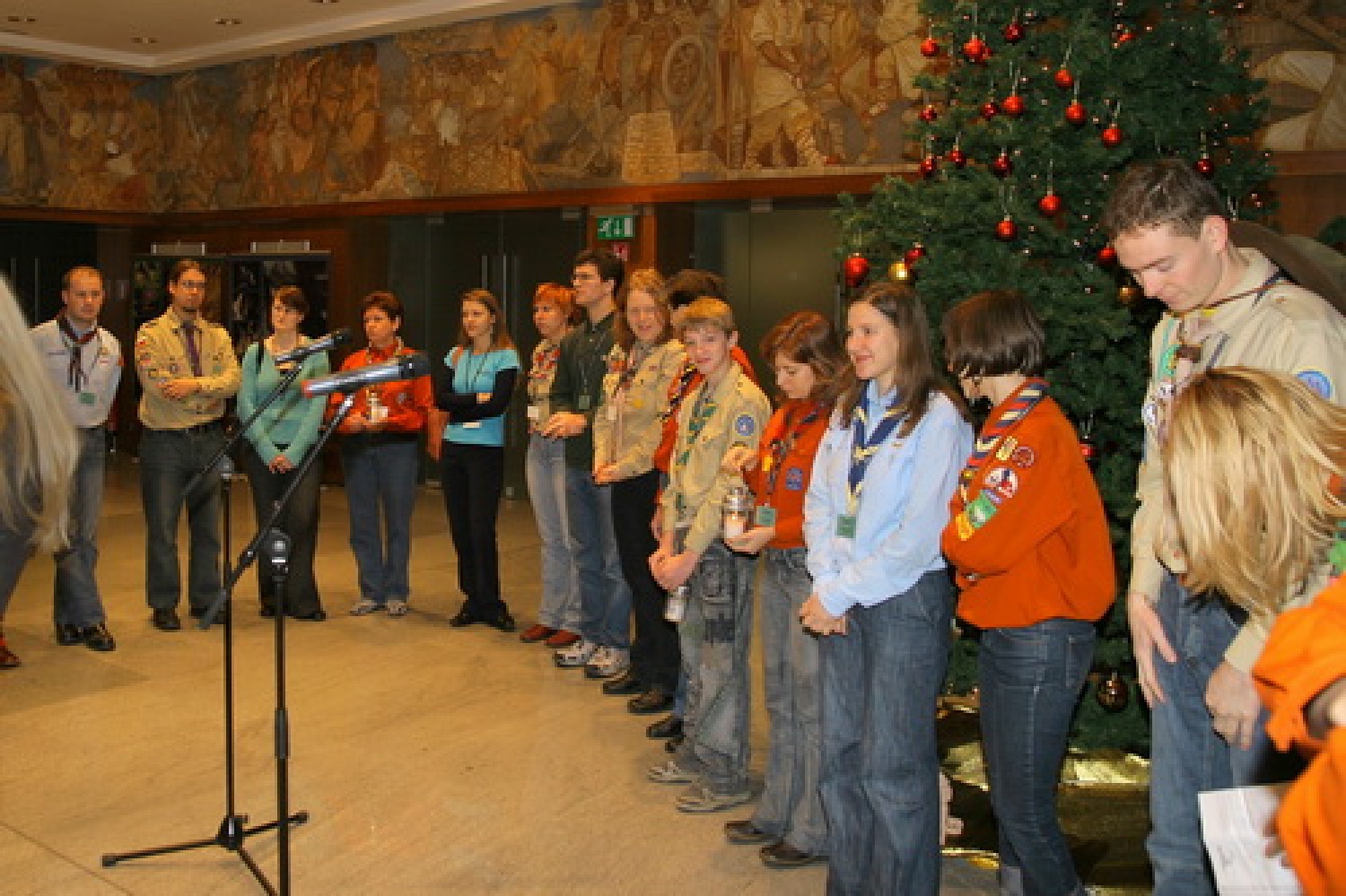 G. France Cukjati, predsednik DZ sprejel plamen LMB