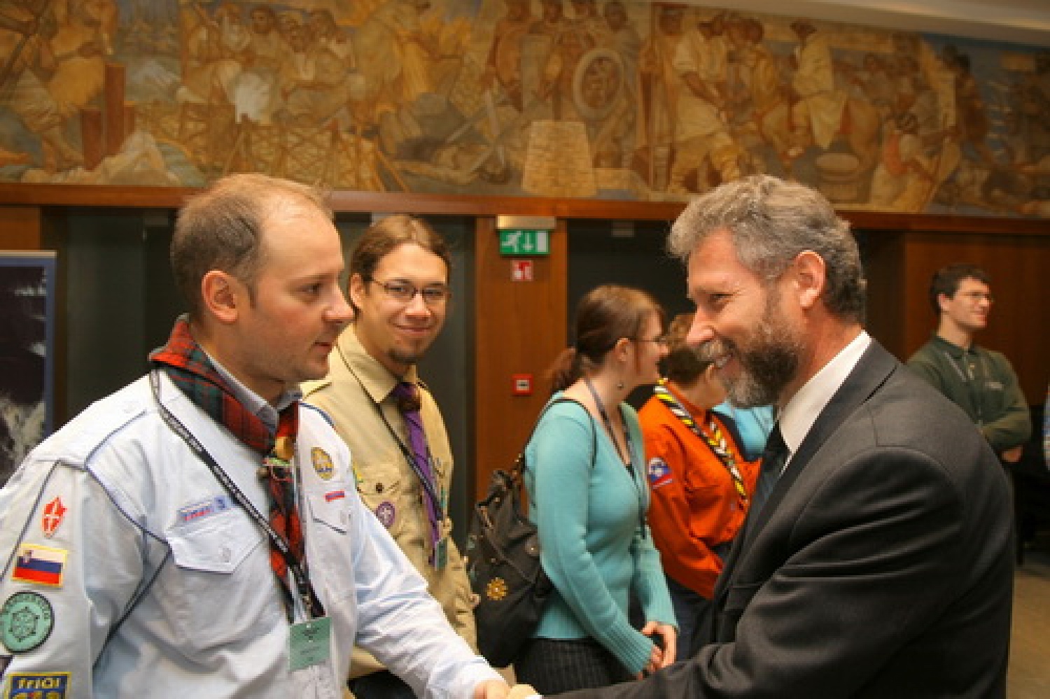 G. France Cukjati, predsednik DZ sprejel plamen LMB