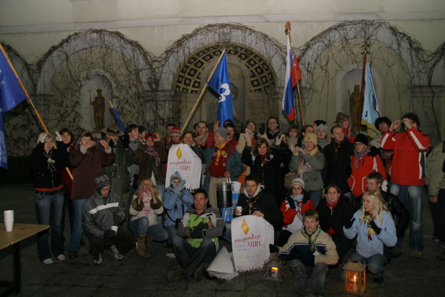5. Skupinska slika z začetnikom akcije v Avstriji Bertlom Grünwaldom.