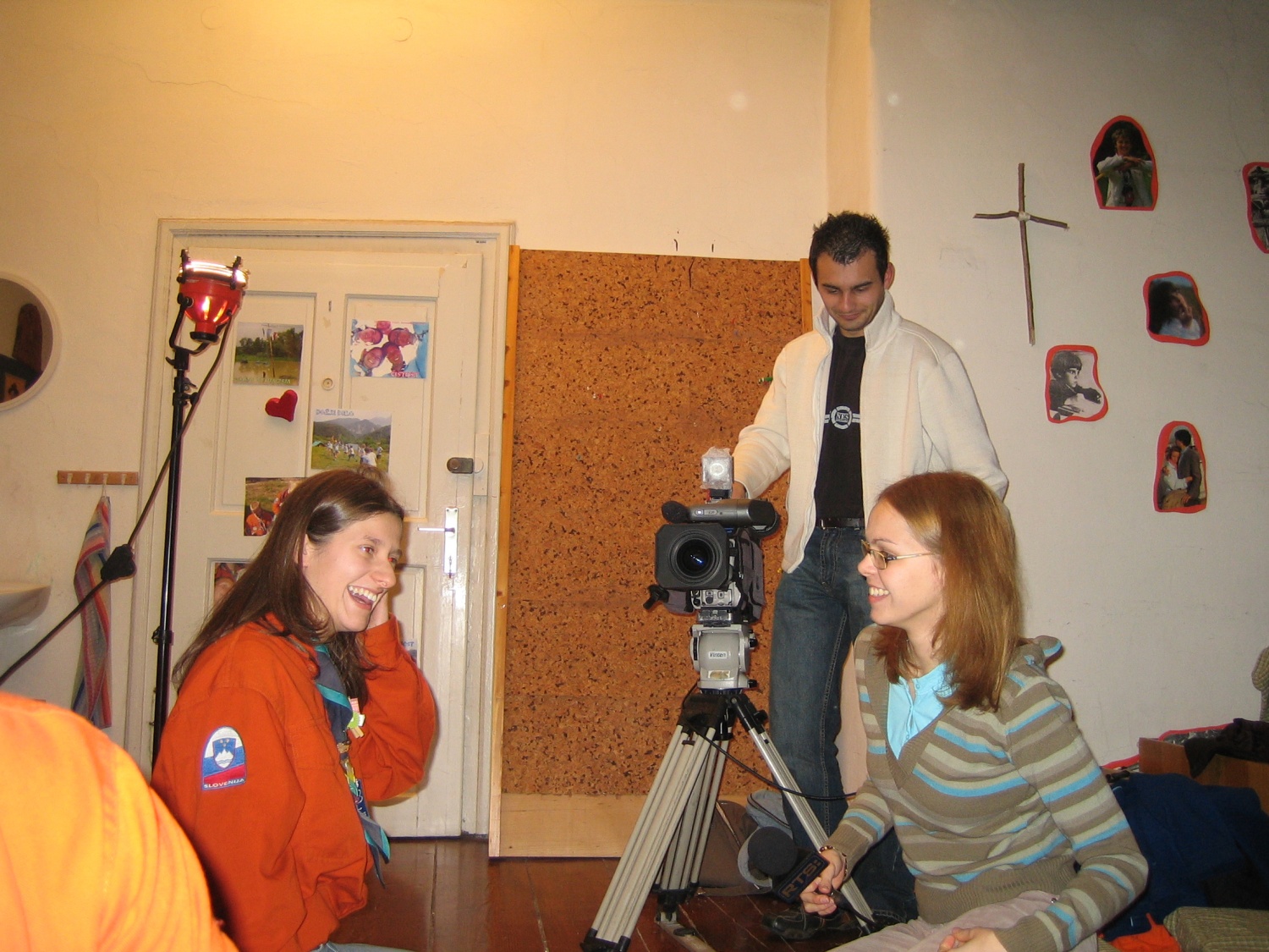 Tukaj so slike, ki smo jih Mariborčani posneli ob našem velikem televizijskem nastopu.