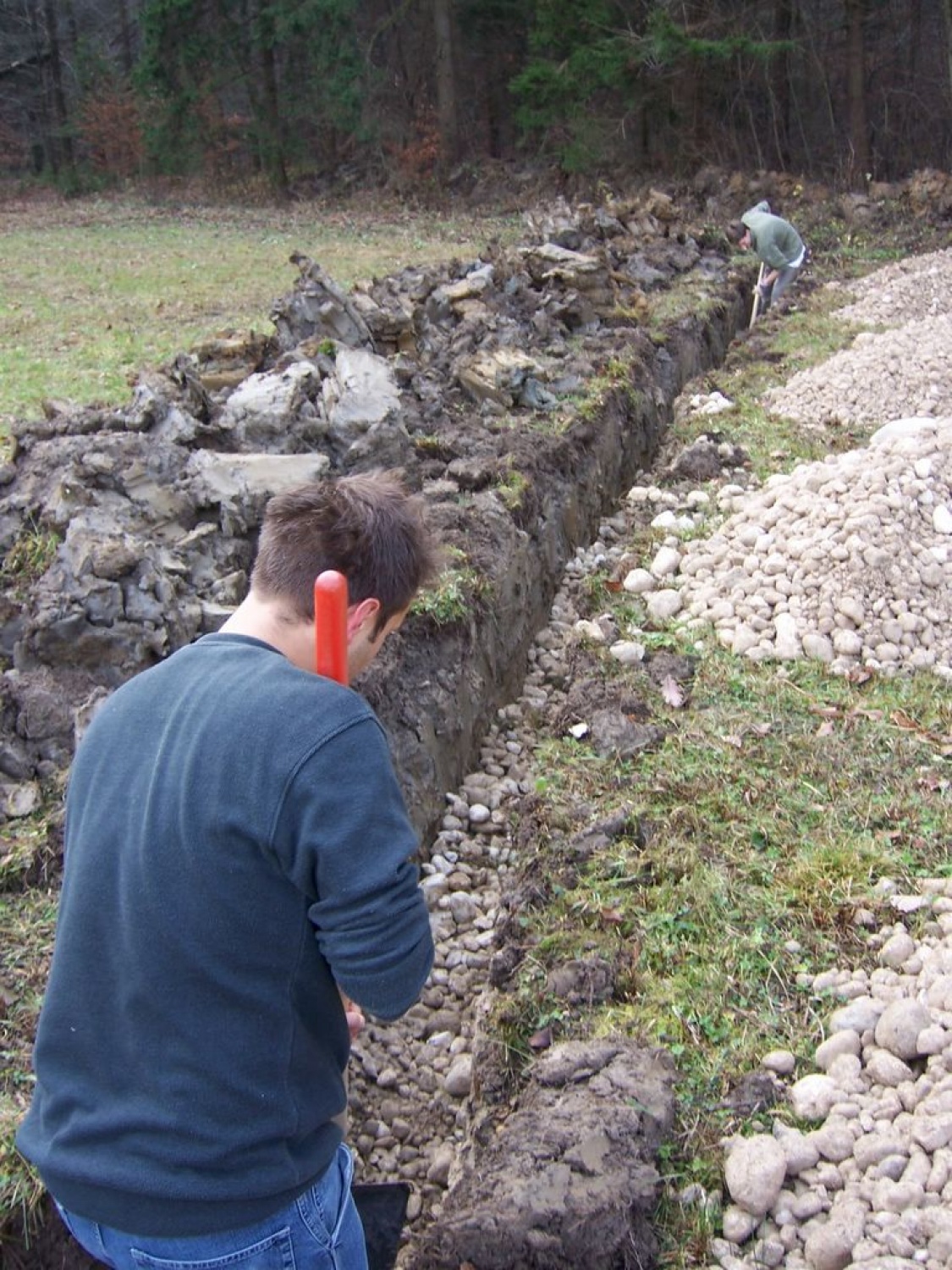 Komendski skavti smo končno izvedli projekt Drenaža, ki nam bo izboljšal naš skavtski travnik.