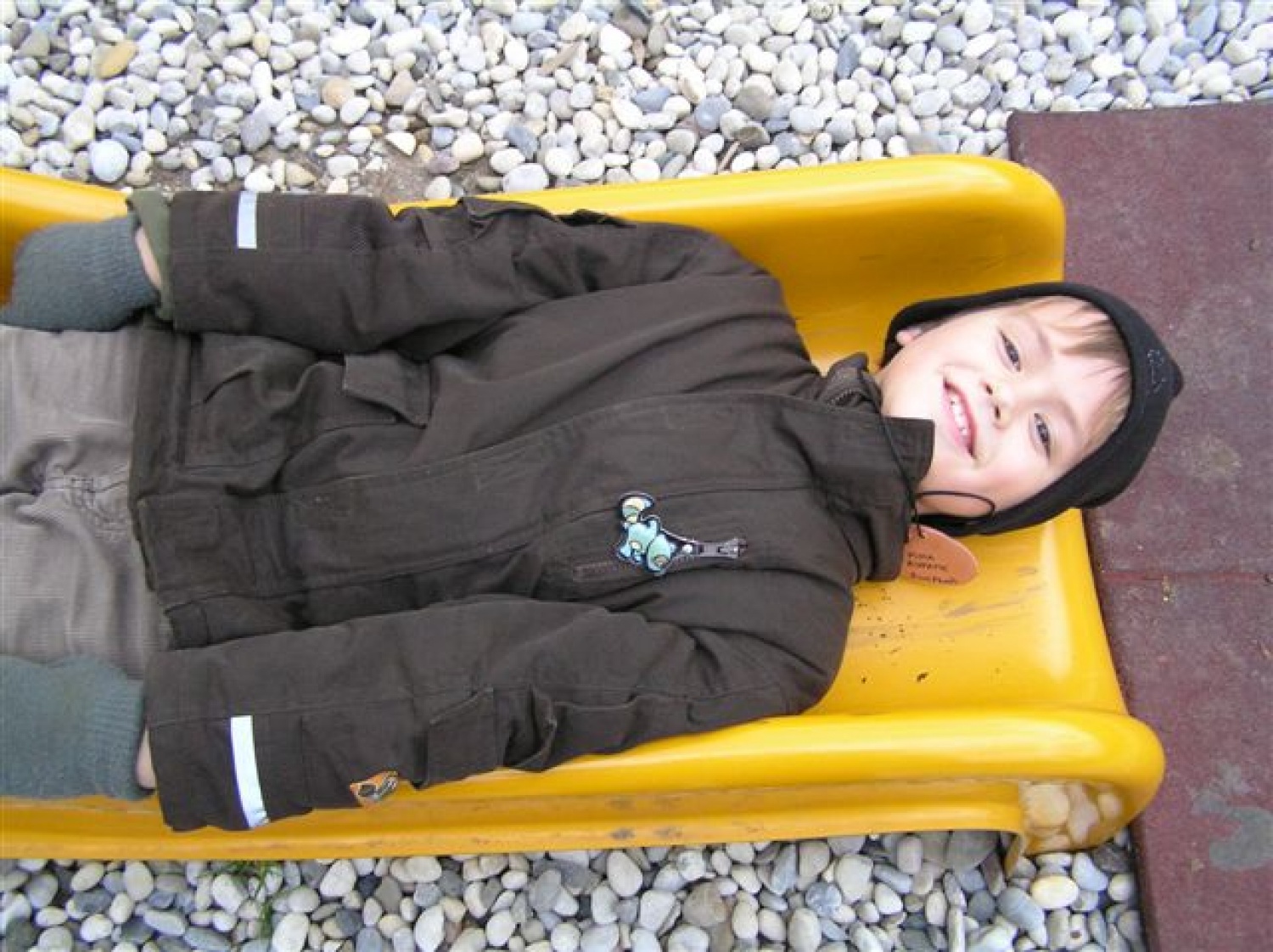 z glavo navzdol po toboganu