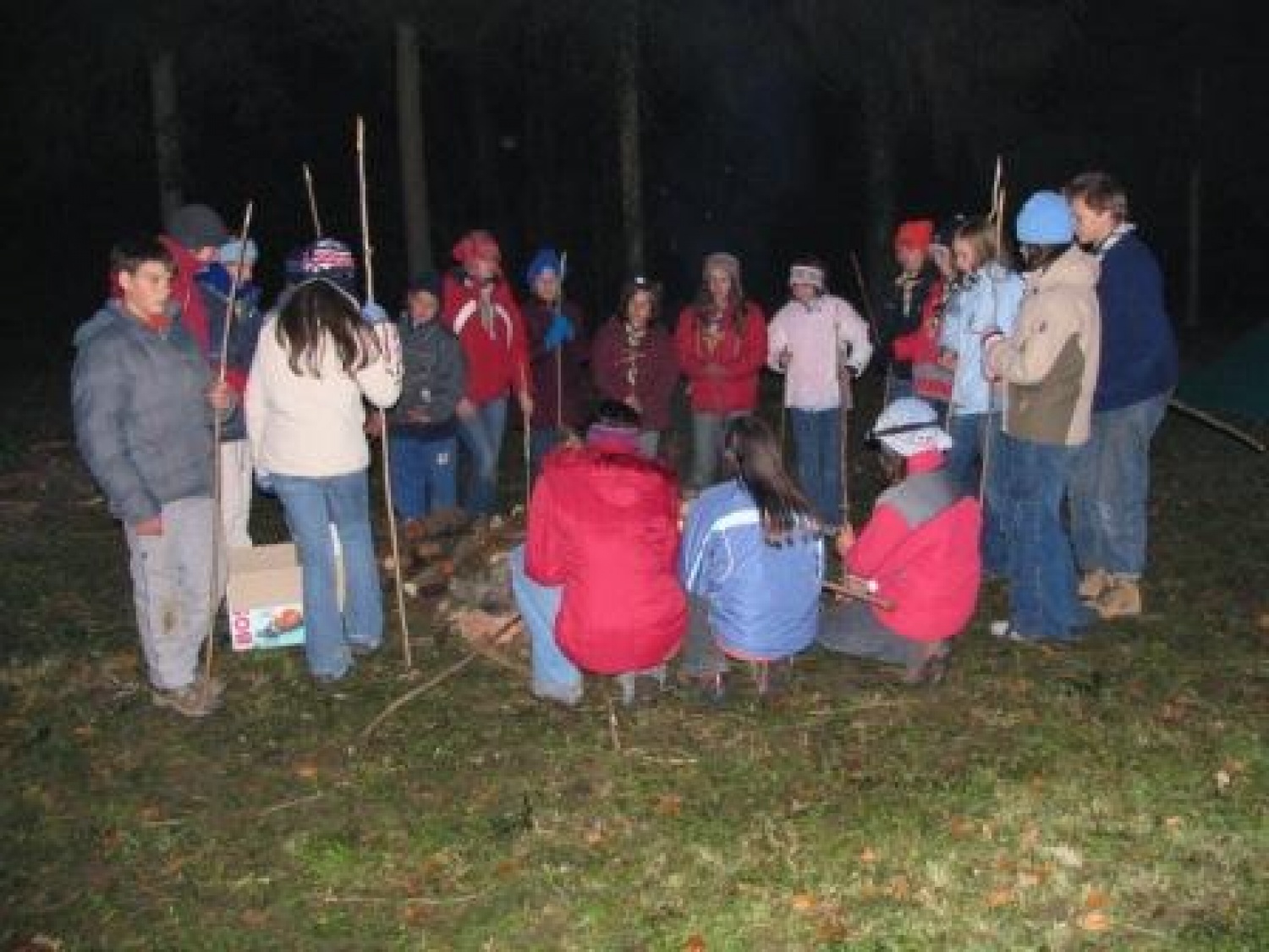 Spanje v jamboreejih, veliko hoje, mraz, jahanje konjev, sprejem novih članov, prehodi v klan, smeh, solze, hvaležnost,... S temi besedami bi se dalo najbolje opisati naše jesenovanje.