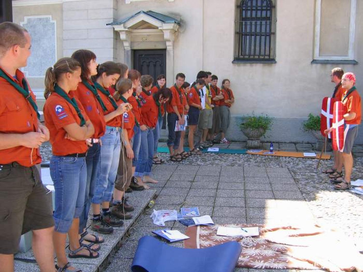 Utrinki iz začetka taborne šole.