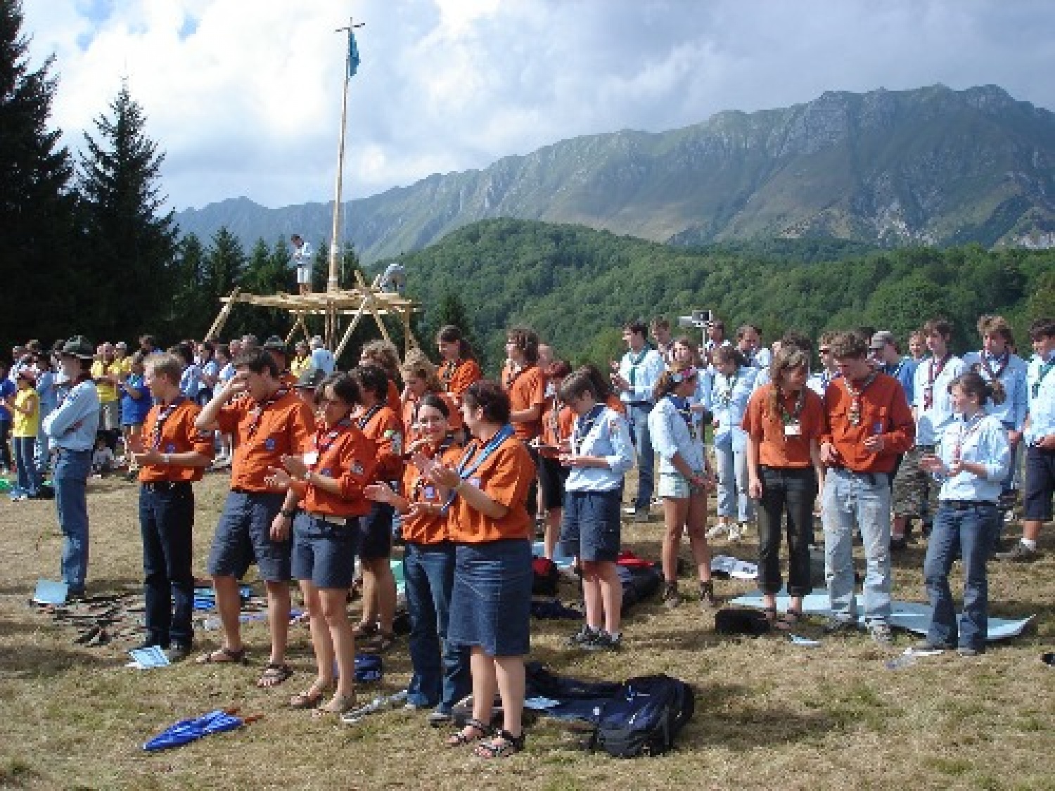 V nedeljo 6. avgusta se je zaključil 5. slovenski zamejski skavtski jamboree, ki je potekal že od 27. julija v Terskih Dolinah v Benečiji. Zaključka smo se udeležili tudi iz ZSKSS.