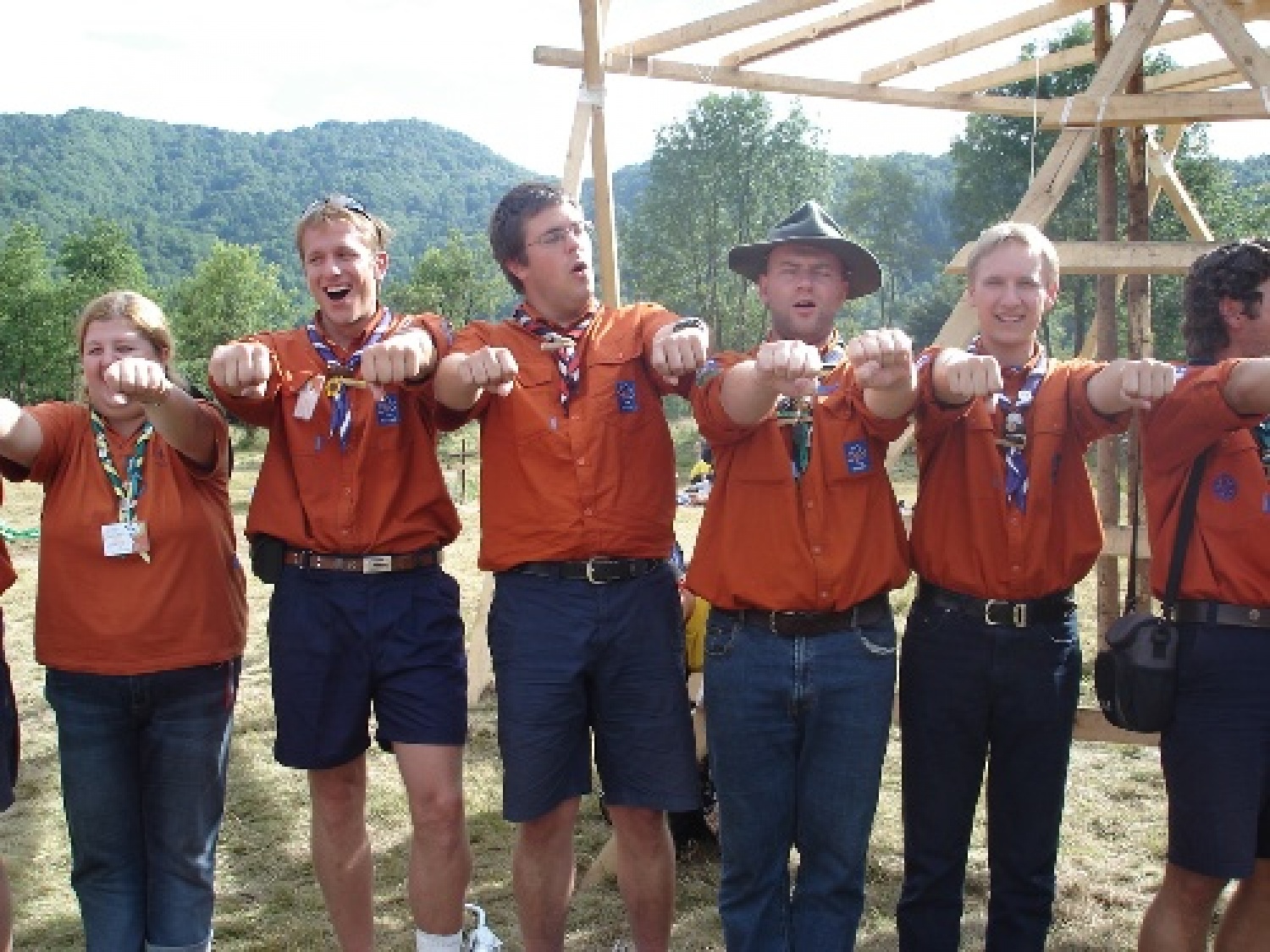 V nedeljo 6. avgusta se je zaključil 5. slovenski zamejski skavtski jamboree, ki je potekal že od 27. julija v Terskih Dolinah v Benečiji. Zaključka smo se udeležili tudi iz ZSKSS.