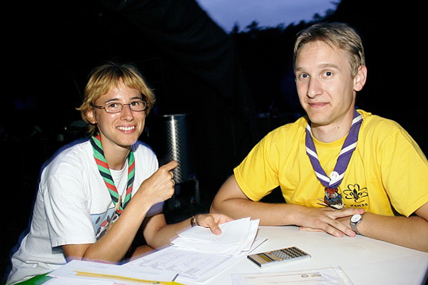 Utrinki iz postavljanja tabora