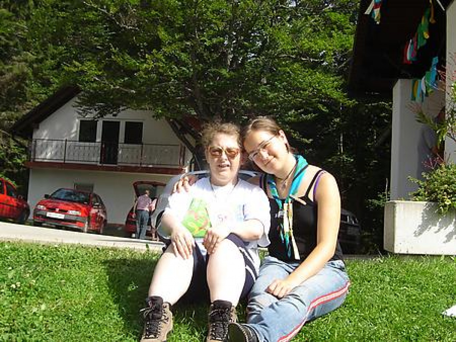 Tukaj je nekaj zbranih slik iz letovanj gibanja Vera in luč.