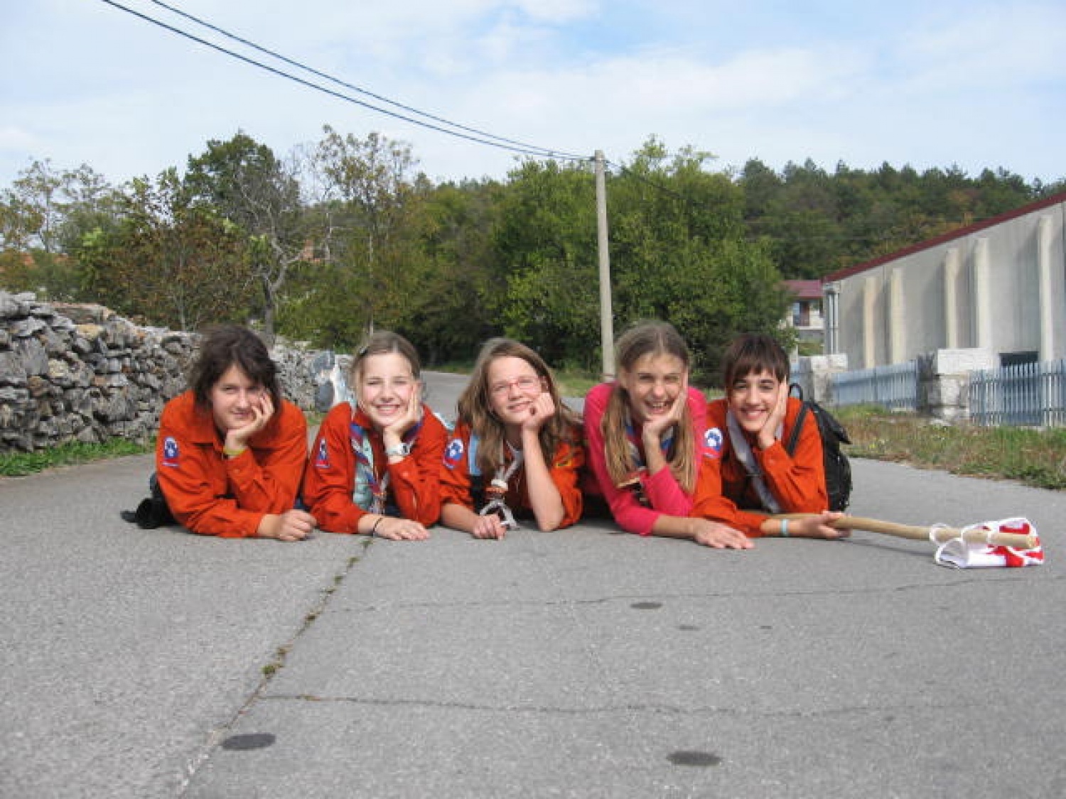 Dekliški vod zna uživati v počivanju