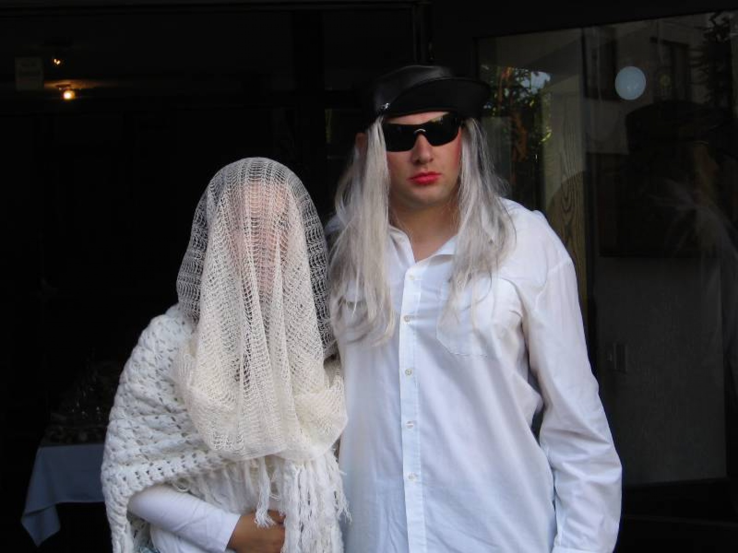 Peter: "Jaz, Peter, vzamem tebe, Karli, za svojo ženo in obljubljam, da ..."
Karli: "Jaz, Karli, vzamem tebe, Peter, za svojega moža in obljubljam, da ..."