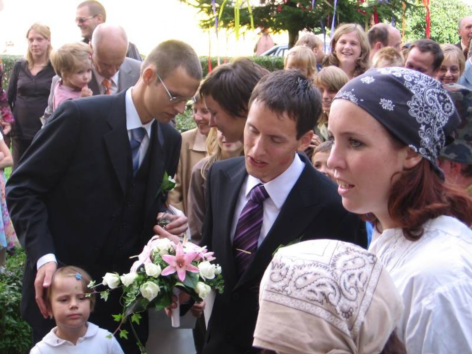 Peter: "Jaz, Peter, vzamem tebe, Karli, za svojo ženo in obljubljam, da ..."
Karli: "Jaz, Karli, vzamem tebe, Peter, za svojega moža in obljubljam, da ..."