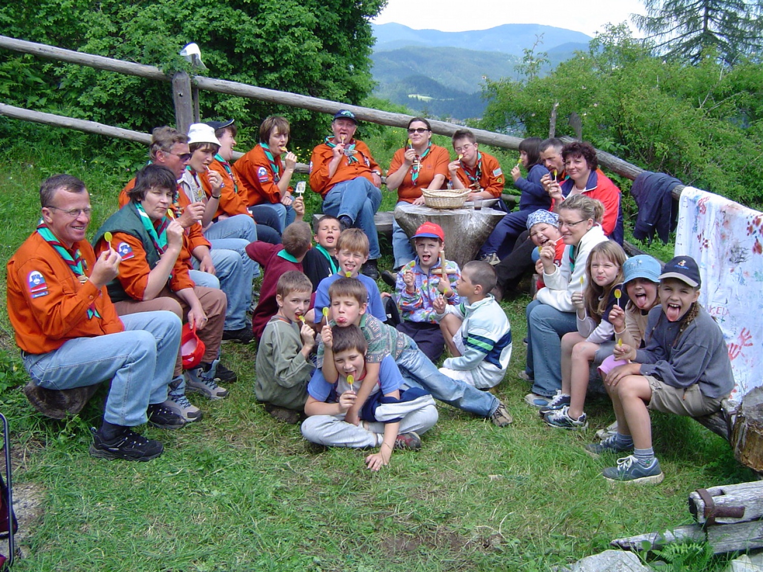 Skupni tabor Jurijevih skavtov na Šmihelu 2004