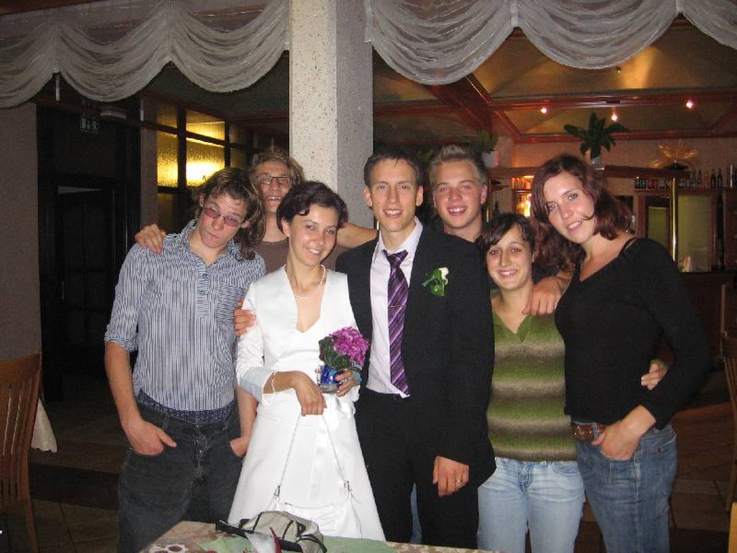 Peter: "Jaz, Peter, vzamem tebe, Karli, za svojo ženo in obljubljam, da ..."
Karli: "Jaz, Karli, vzamem tebe, Peter, za svojega moža in obljubljam, da ..."