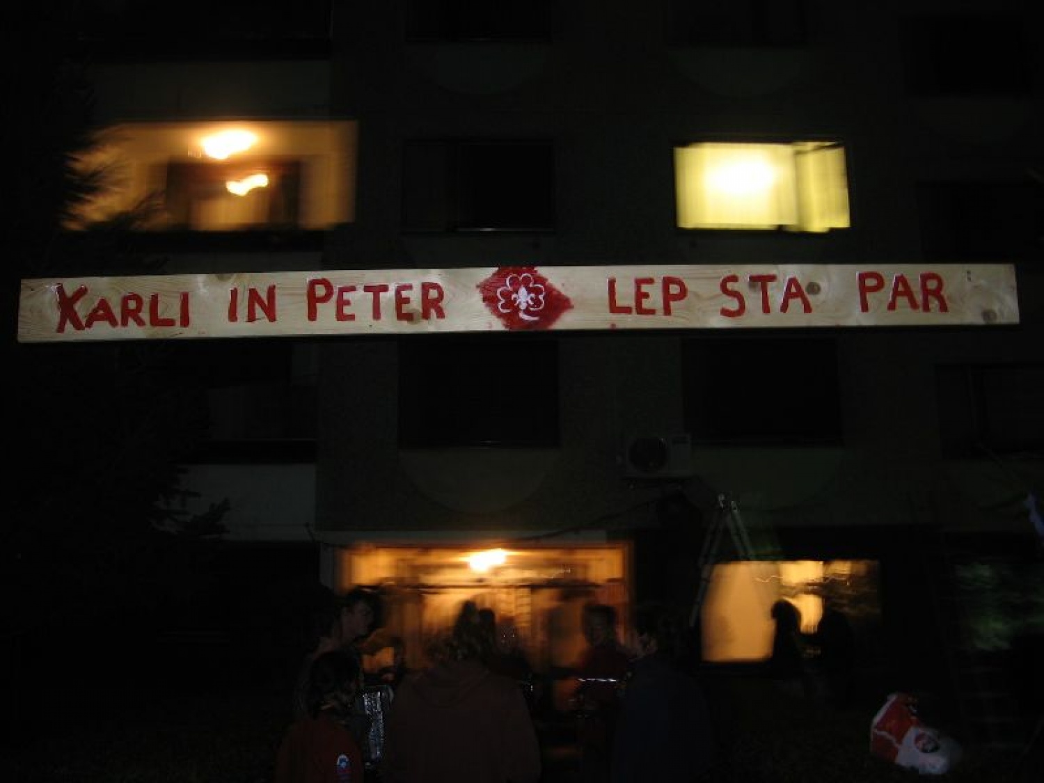 Peter: "Jaz, Peter, vzamem tebe, Karli, za svojo ženo in obljubljam, da ..."
Karli: "Jaz, Karli, vzamem tebe, Peter, za svojega moža in obljubljam, da ..."