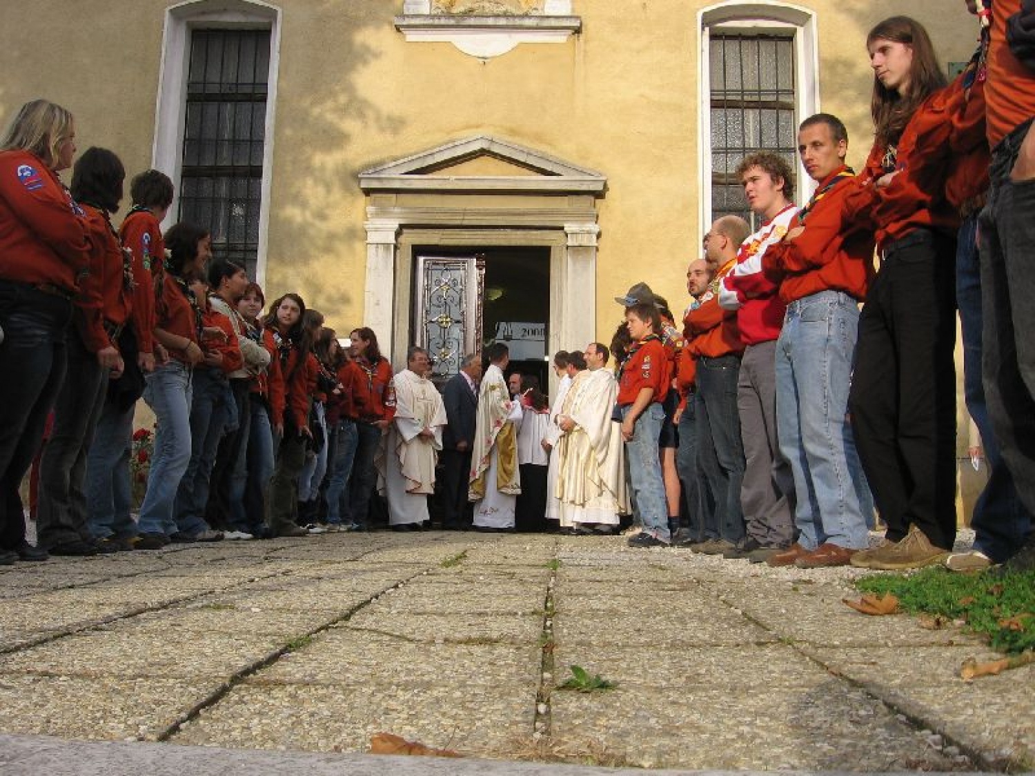 Peter: "Jaz, Peter, vzamem tebe, Karli, za svojo ženo in obljubljam, da ..."
Karli: "Jaz, Karli, vzamem tebe, Peter, za svojega moža in obljubljam, da ..."