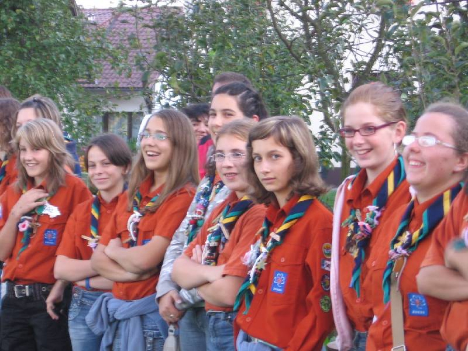 Vsak 1. petek v mesecu se novomeški skavti zberemo pri sv. maši, da se priporočimo za varstvo in blagoslov pri naših aktivnostih. Tako smo se Gorjanski medvedje zbrali tudi ta petek, 6. 10. 2006, v cerkvi v Šmihelu. Kaj smo delali pred in po maši?