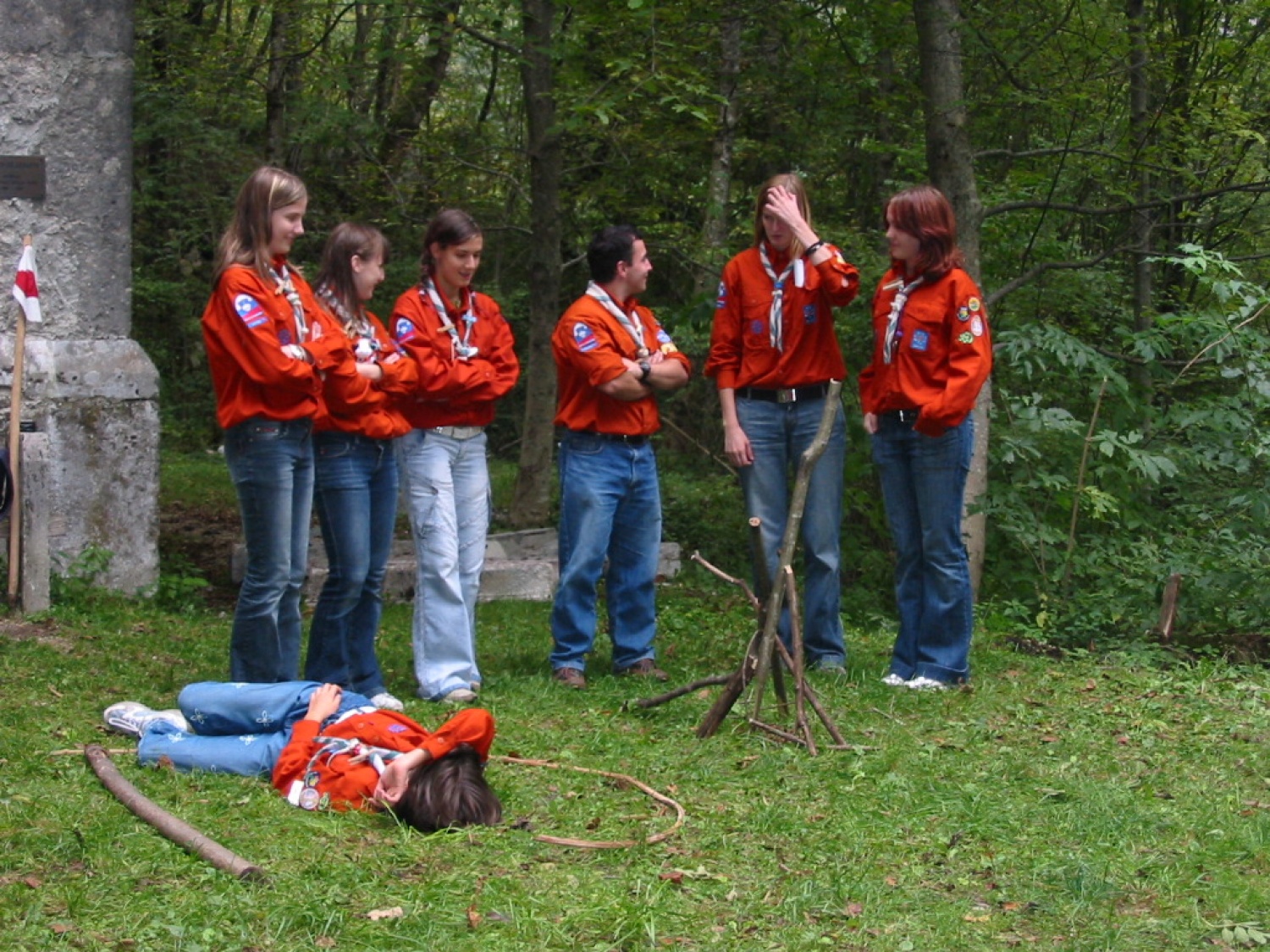 Kako so Bi-Pijevi fantje zakurili ogenj in si spekli merjasca