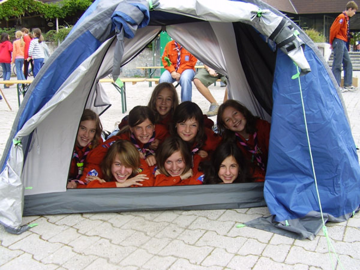 a je kdo reku da je iglu samo za 3 osebe?