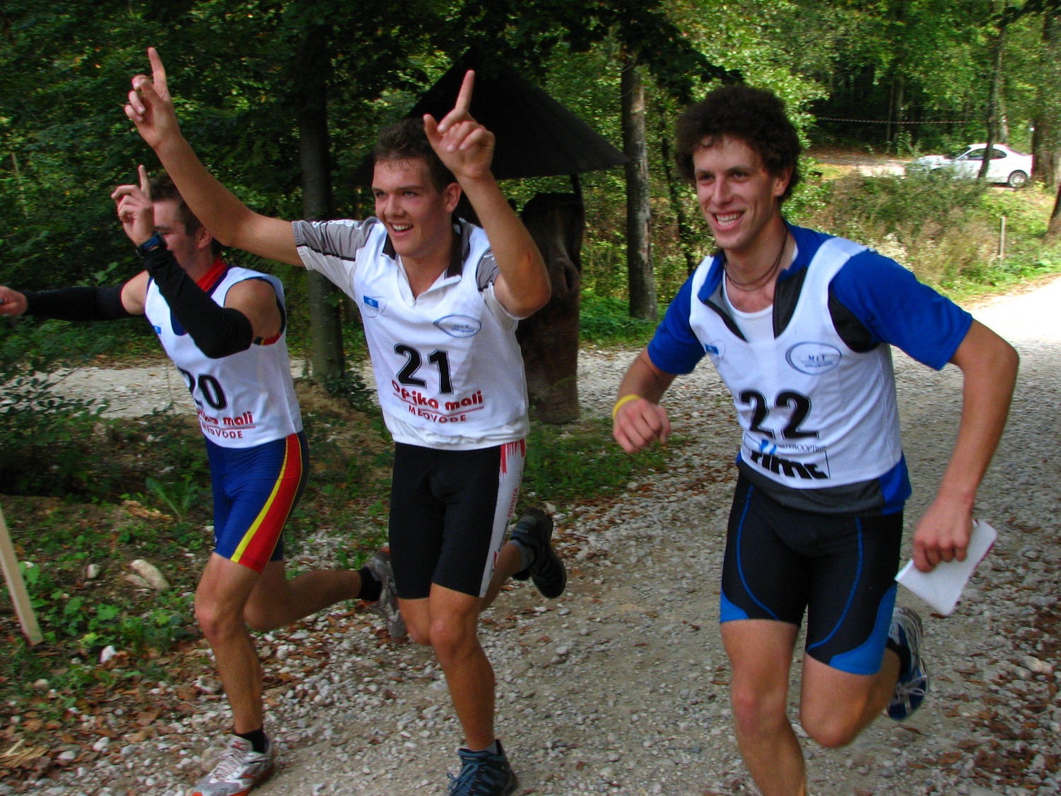 Slike iz komendskega projekta Ekipni triatlon 2006